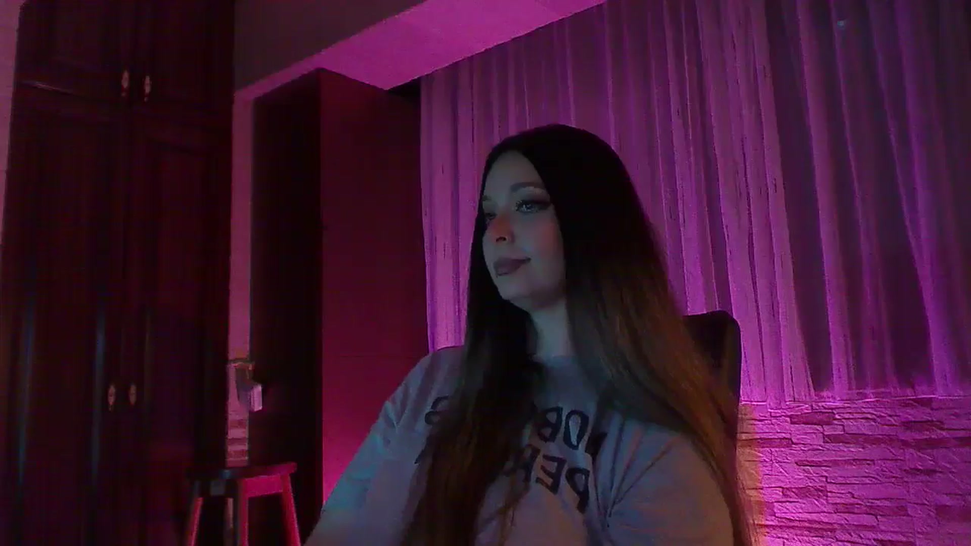 Gallery image thumbnail from No_bo_dy's myfreecams stream on, 06/15/2025, 02:43 image 6 of 20