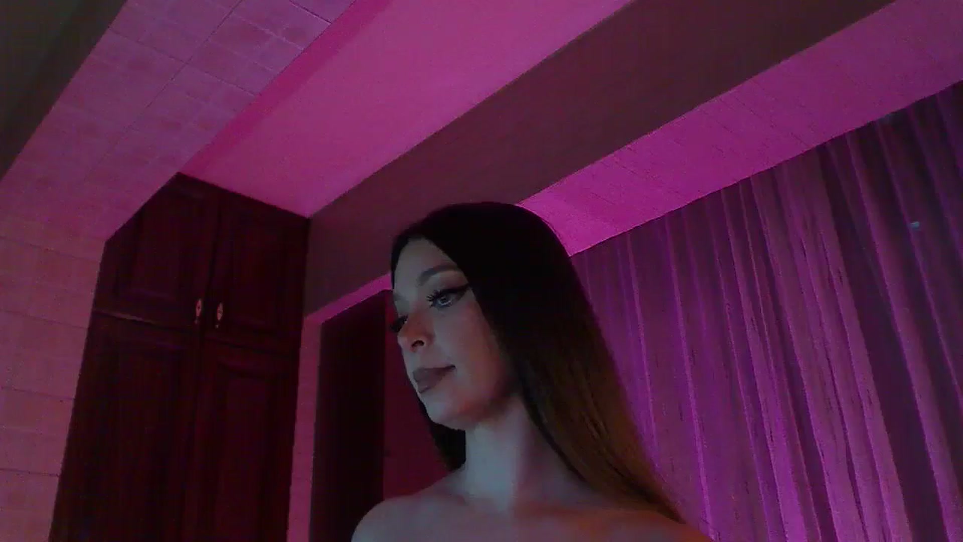Gallery image thumbnail from No_bo_dy's myfreecams stream on, 06/15/2025, 02:43 image 19 of 20