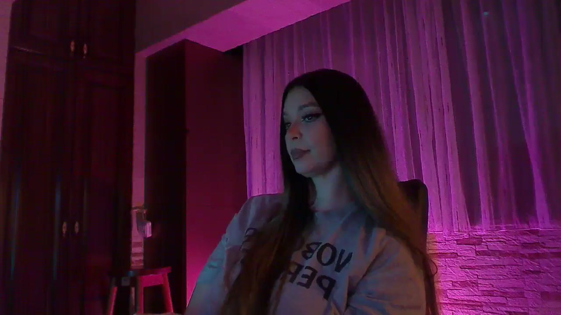 Gallery image thumbnail from No_bo_dy's myfreecams stream on, 06/15/2025, 02:43 image 5 of 20