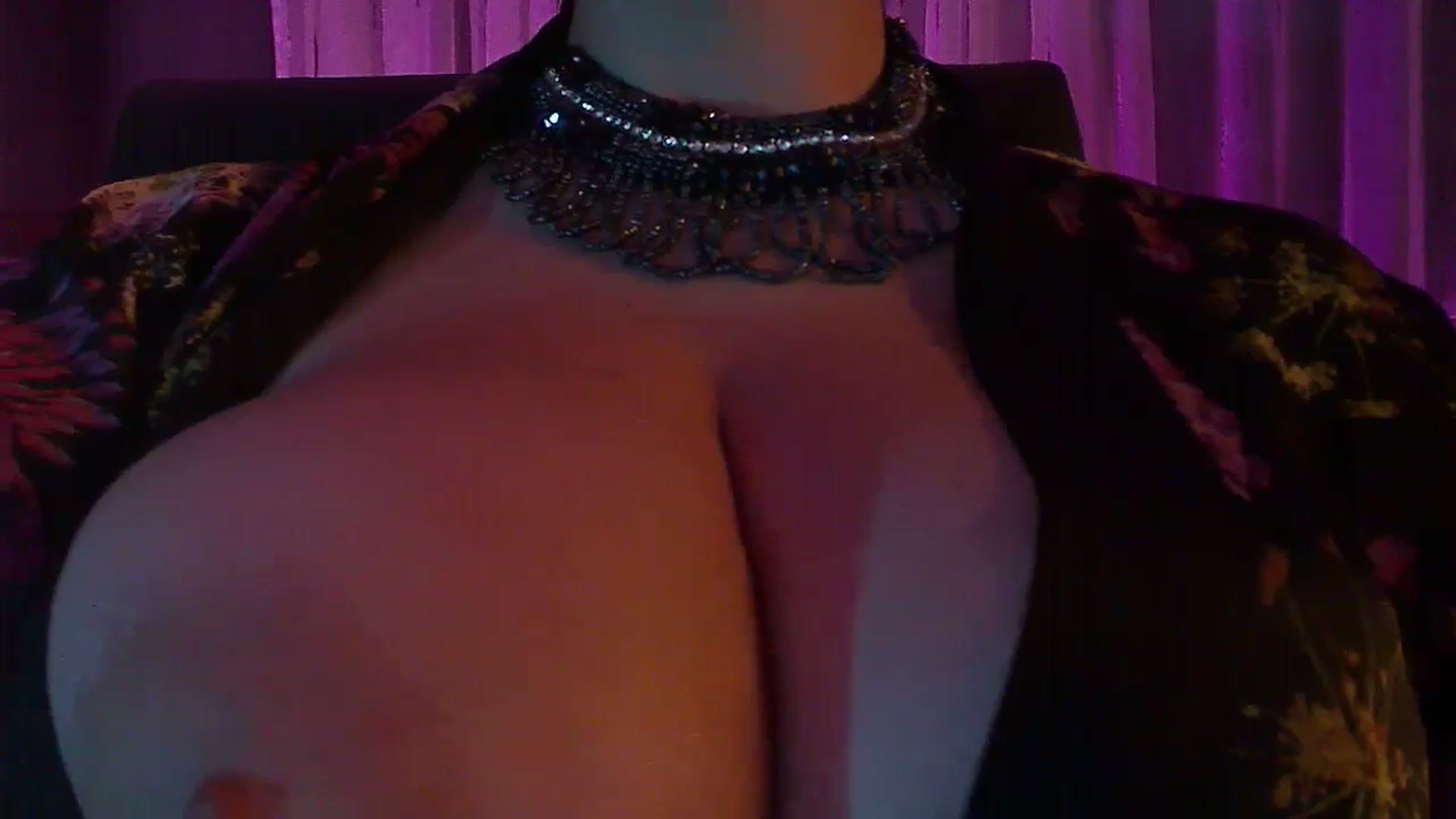 Gallery image thumbnail from No_bo_dy's myfreecams stream on, 06/22/2025, 02:01 image 12 of 20