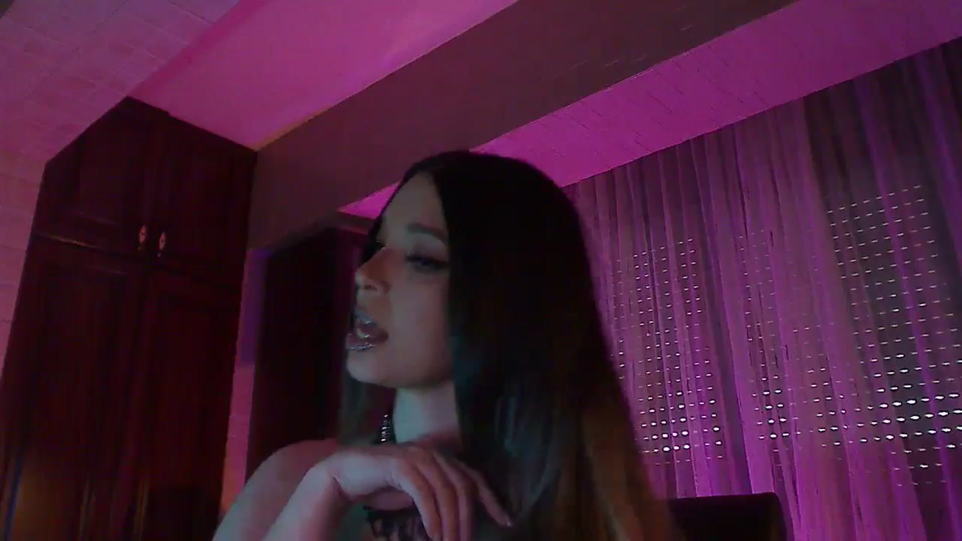 Gallery image thumbnail from No_bo_dy's myfreecams stream on, 06/22/2025, 03:45 image 19 of 20