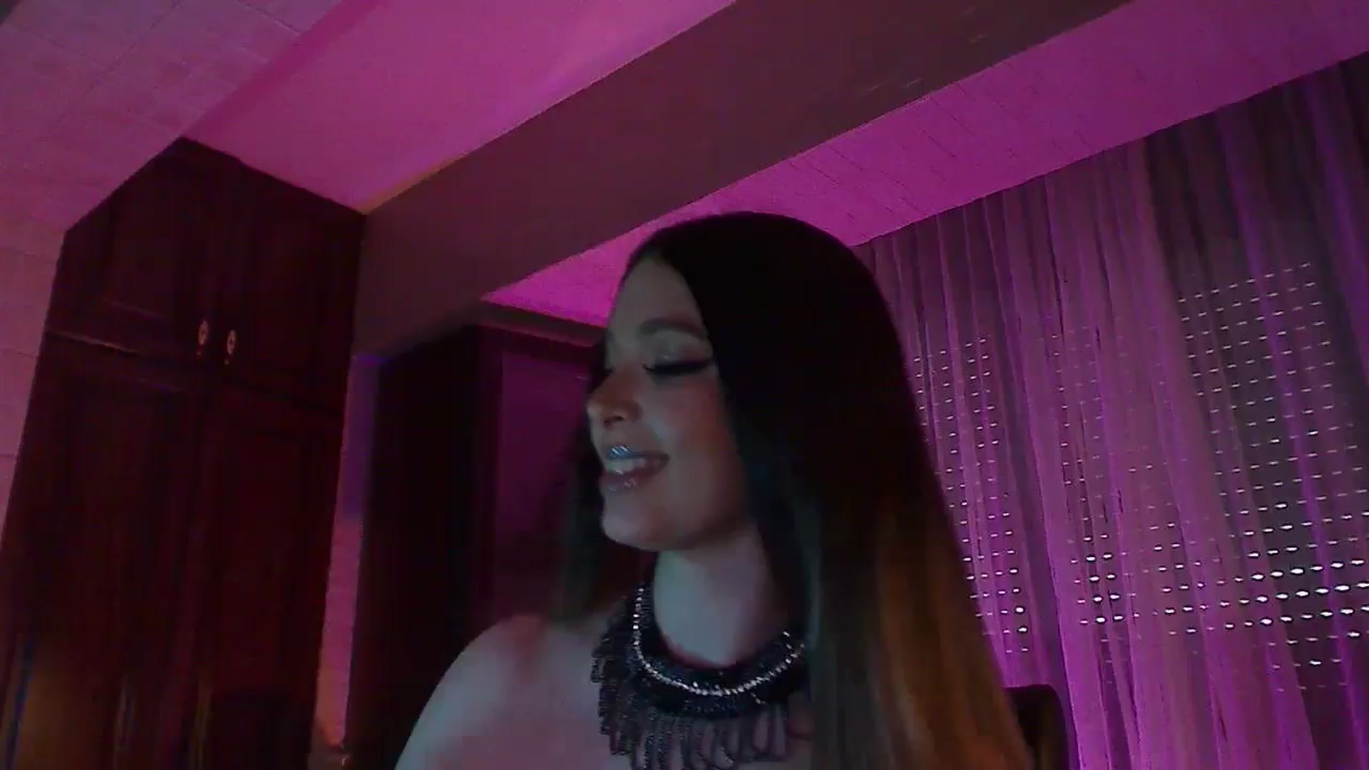 Gallery image thumbnail from No_bo_dy's myfreecams stream on, 06/22/2025, 03:45 image 18 of 20