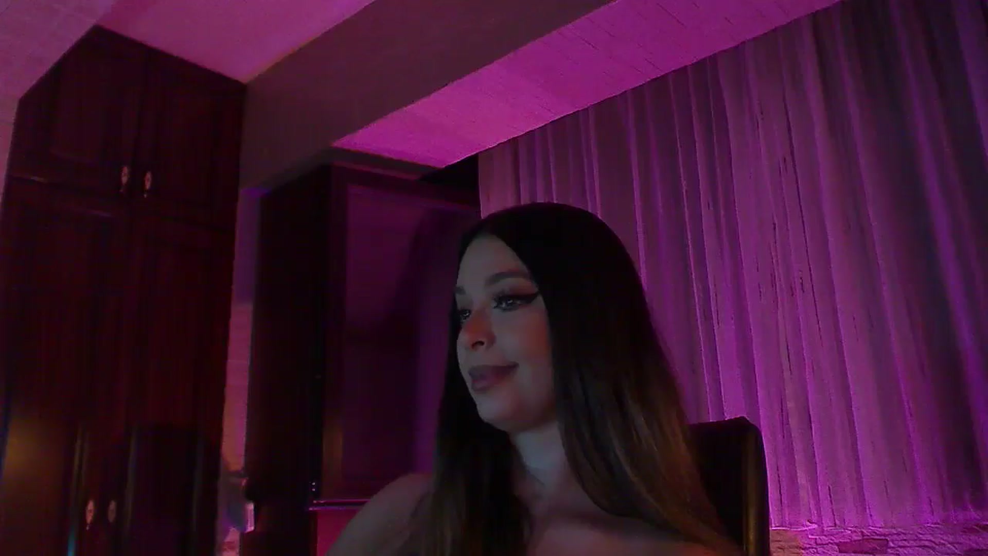 Gallery image thumbnail from No_bo_dy's myfreecams stream on, 07/07/2025, 24:02 image 16 of 20