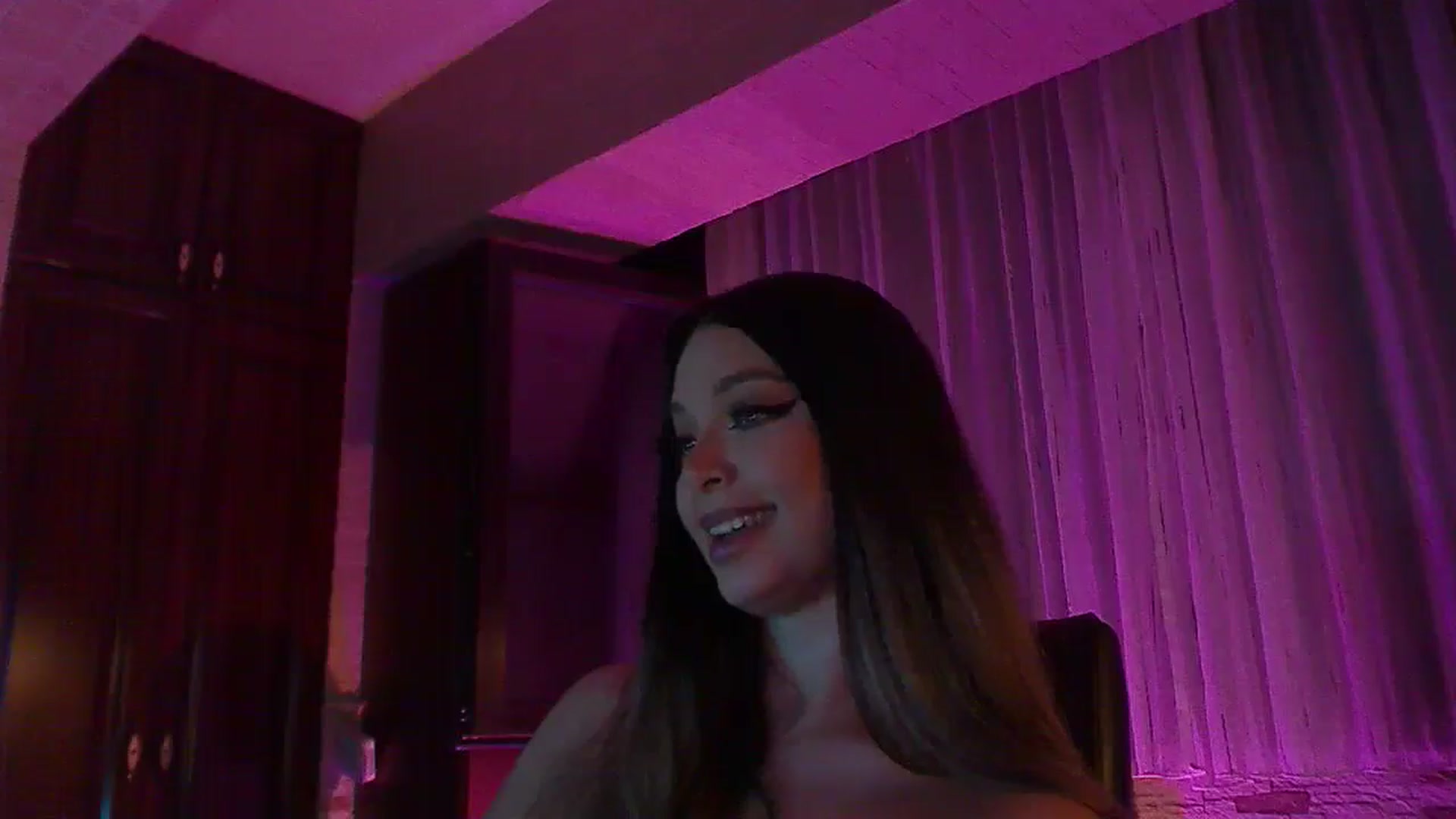 Gallery image thumbnail from No_bo_dy's myfreecams stream on, 07/07/2025, 24:02 image 4 of 20
