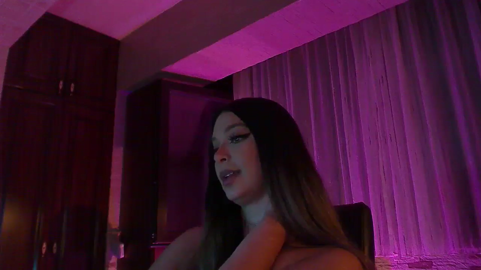 Gallery image thumbnail from No_bo_dy's myfreecams stream on, 07/07/2025, 24:02 image 10 of 20