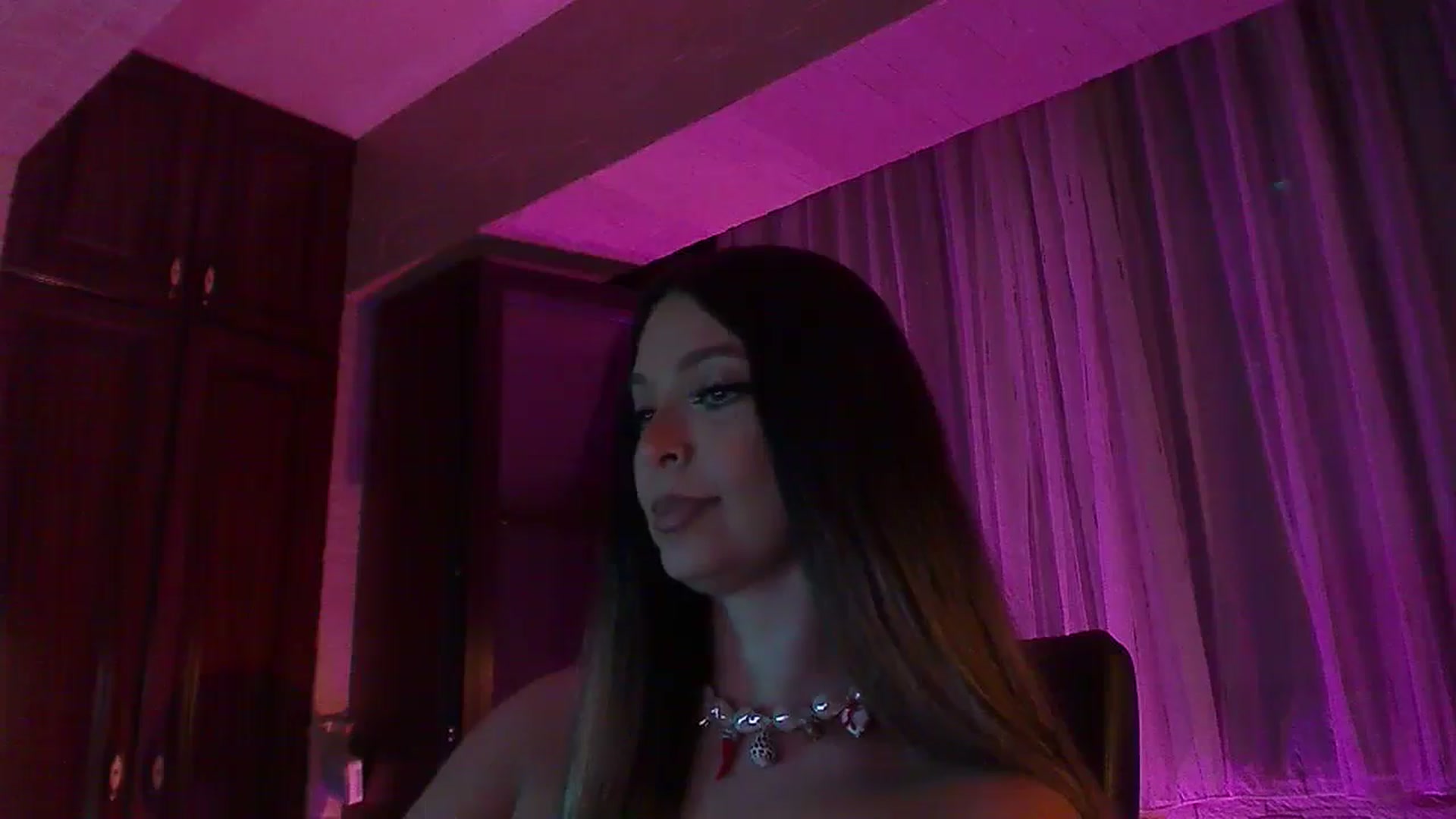 Gallery image thumbnail from No_bo_dy's myfreecams stream on, 07/12/2025, 01:17 image 8 of 20