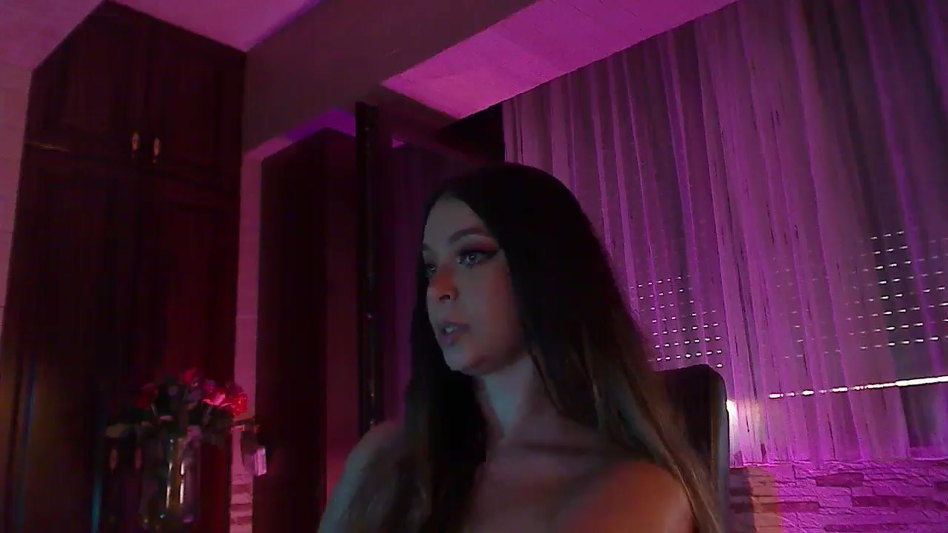 Gallery image thumbnail from No_bo_dy's myfreecams stream on, 07/14/2025, 03:01 image 4 of 20