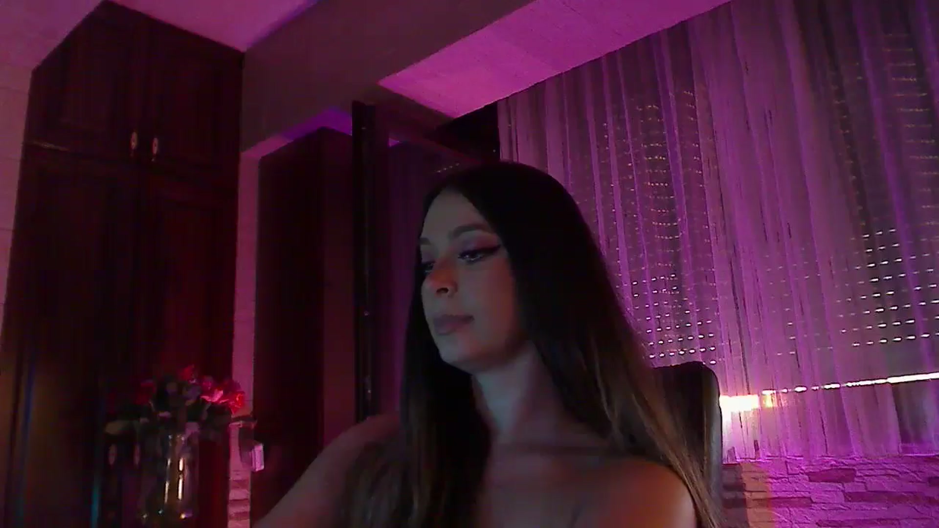 Gallery image thumbnail from No_bo_dy's myfreecams stream on, 07/14/2025, 03:01 image 12 of 20