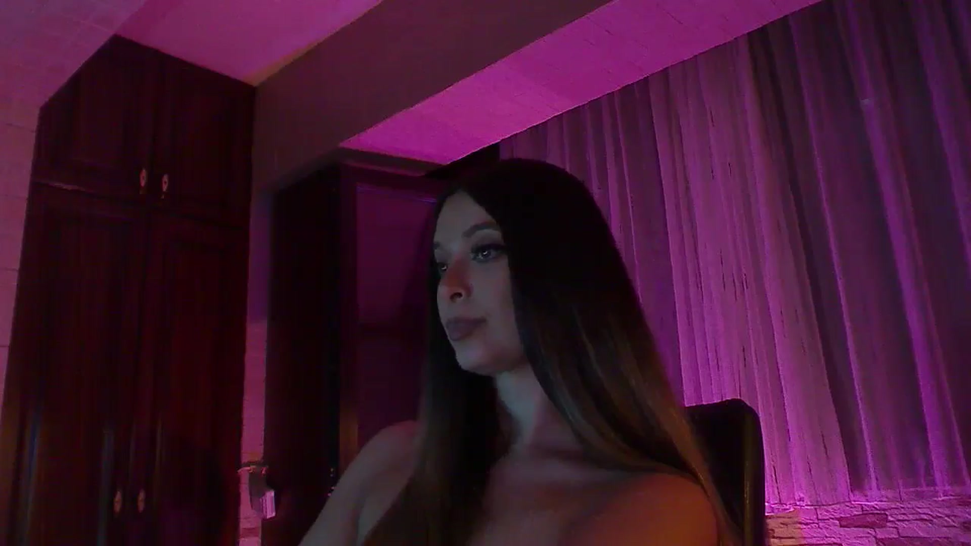 Gallery image thumbnail from No_bo_dy's myfreecams stream on, 07/19/2025, 02:09 image 3 of 20