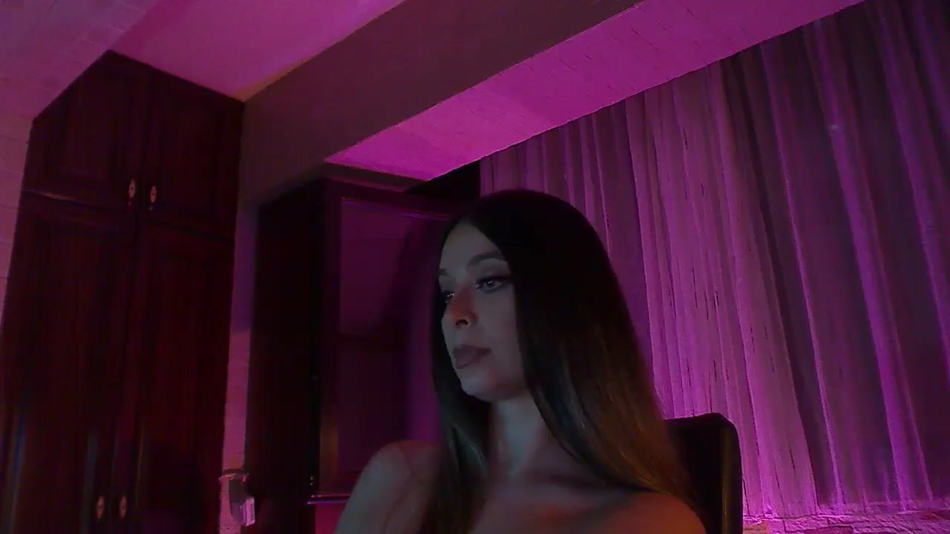 Gallery image thumbnail from No_bo_dy's myfreecams stream on, 07/19/2025, 02:09 image 9 of 20