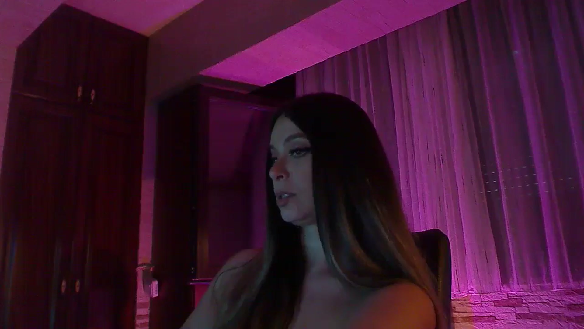Gallery image thumbnail from No_bo_dy's myfreecams stream on, 07/19/2025, 03:15 image 4 of 20