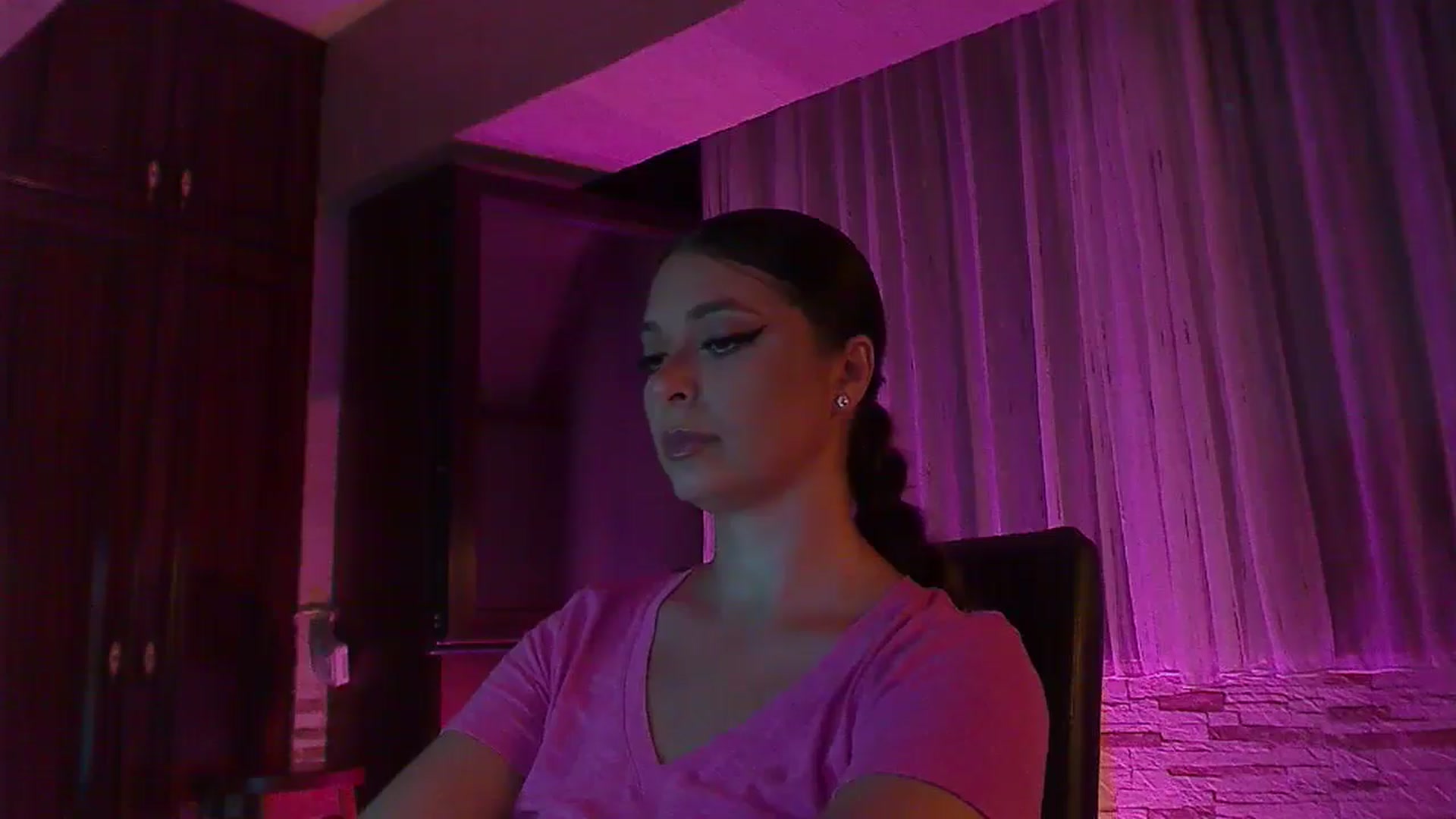 Gallery image thumbnail from No_bo_dy's myfreecams stream on, 07/21/2025, 01:23 image 19 of 20