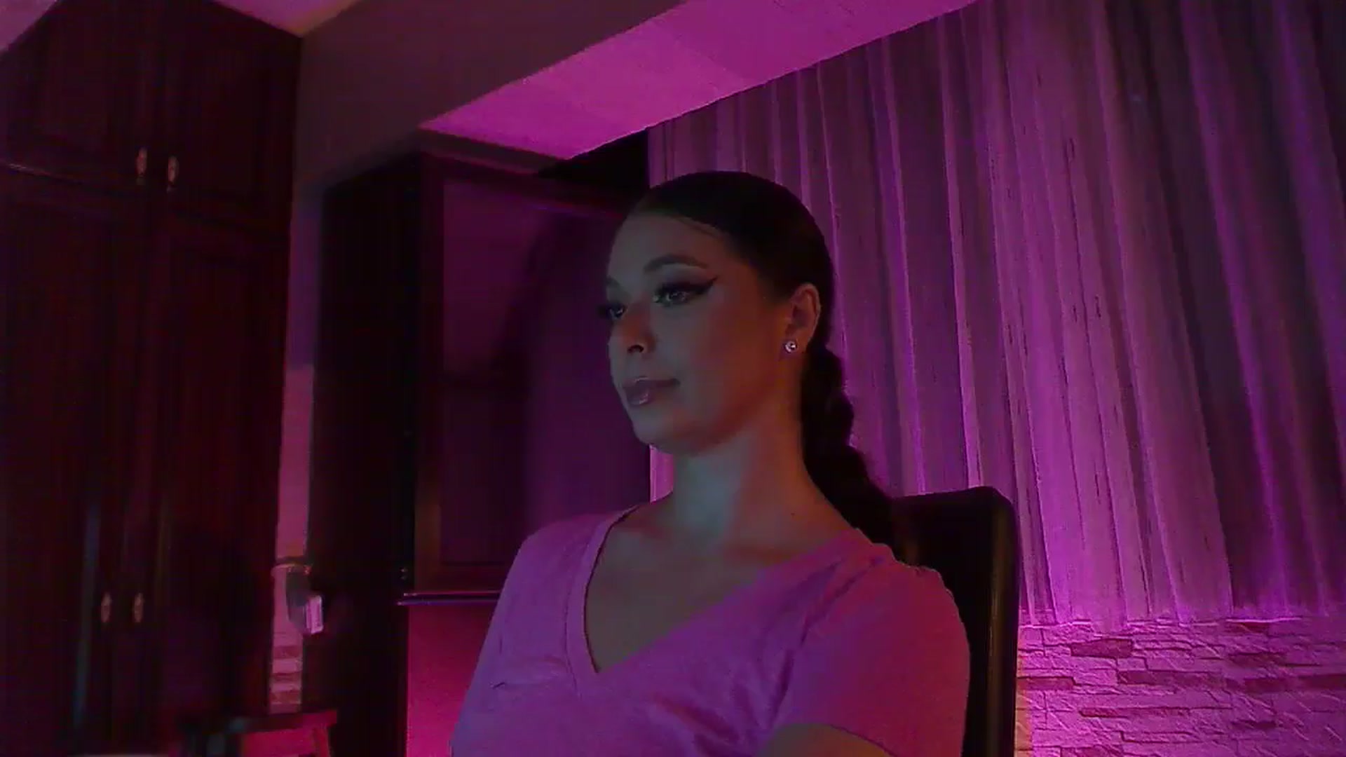 Gallery image thumbnail from No_bo_dy's myfreecams stream on, 07/21/2025, 01:23 image 9 of 20