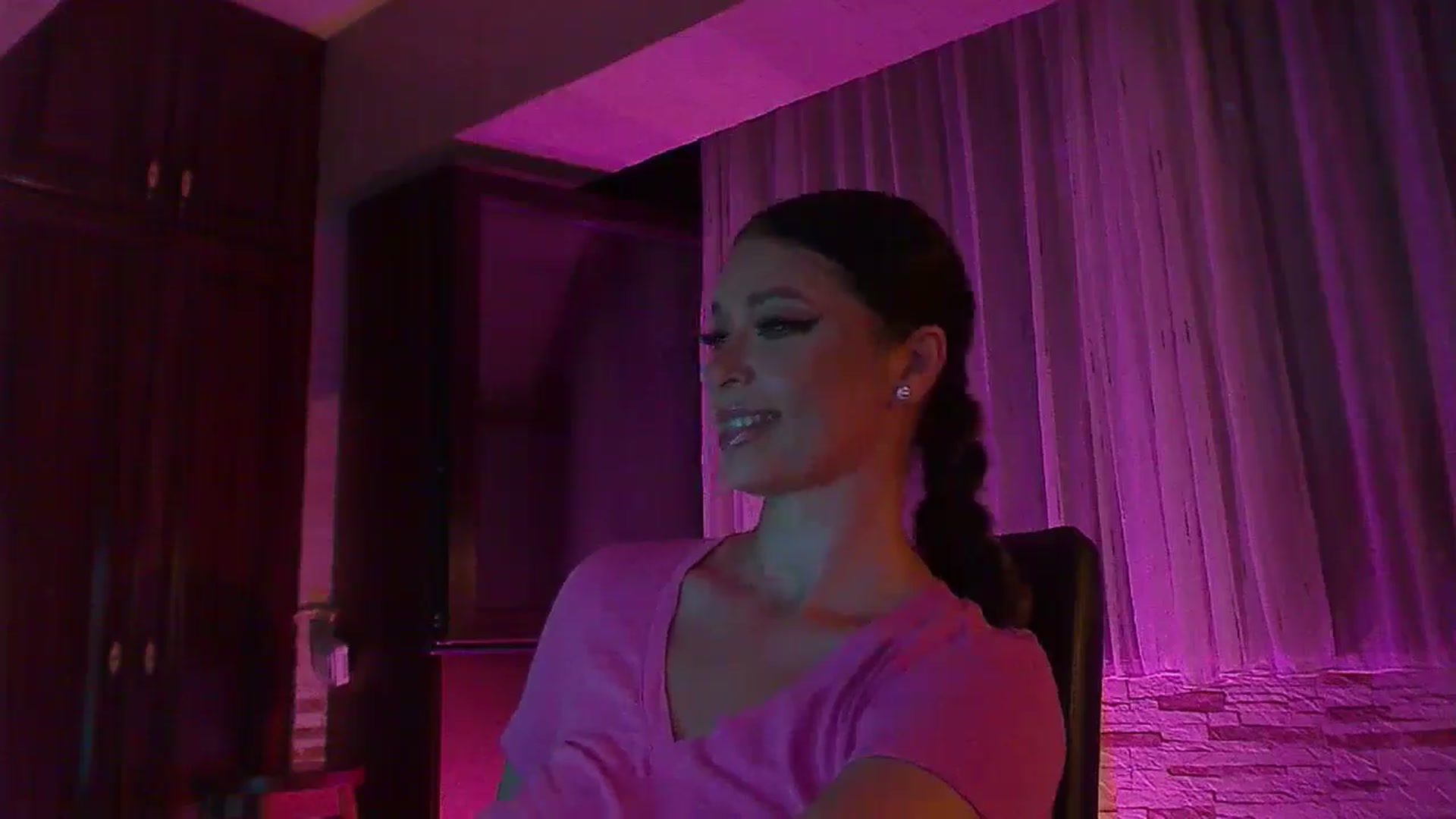 Gallery image thumbnail from No_bo_dy's myfreecams stream on, 07/21/2025, 01:23 image 11 of 20
