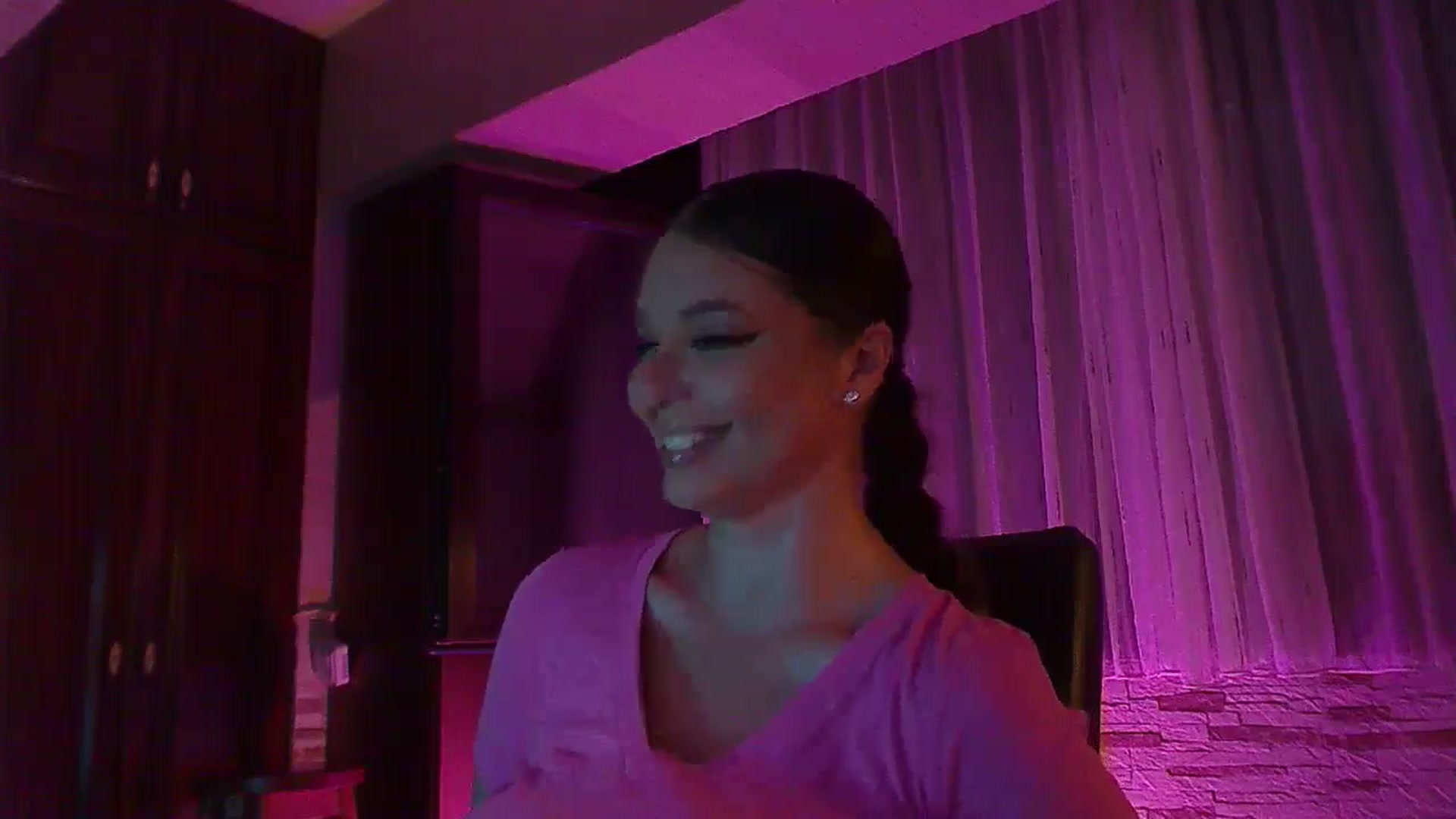 Gallery image thumbnail from No_bo_dy's myfreecams stream on, 07/21/2025, 01:23 image 14 of 20