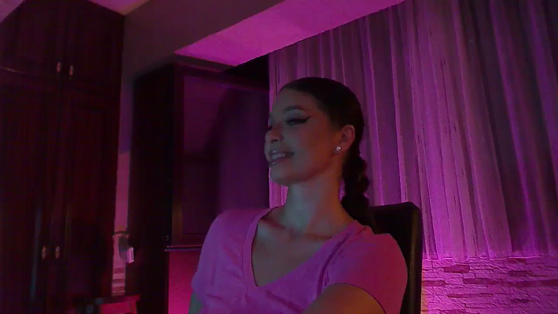Gallery image thumbnail from No_bo_dy's myfreecams stream on, 07/21/2025, 01:23 image 13 of 20
