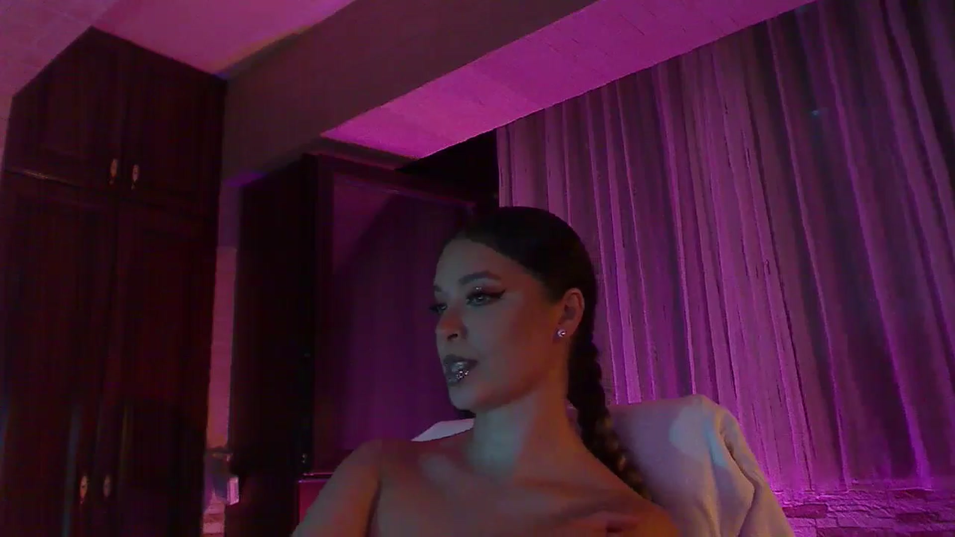 Gallery image thumbnail from No_bo_dy's myfreecams stream on, 07/26/2025, 01:46 image 5 of 20