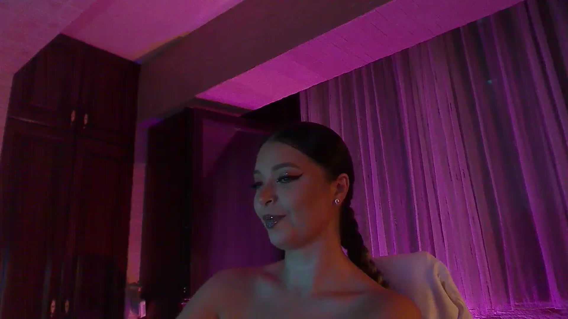 Gallery image thumbnail from No_bo_dy's myfreecams stream on, 07/26/2025, 01:46 image 8 of 20