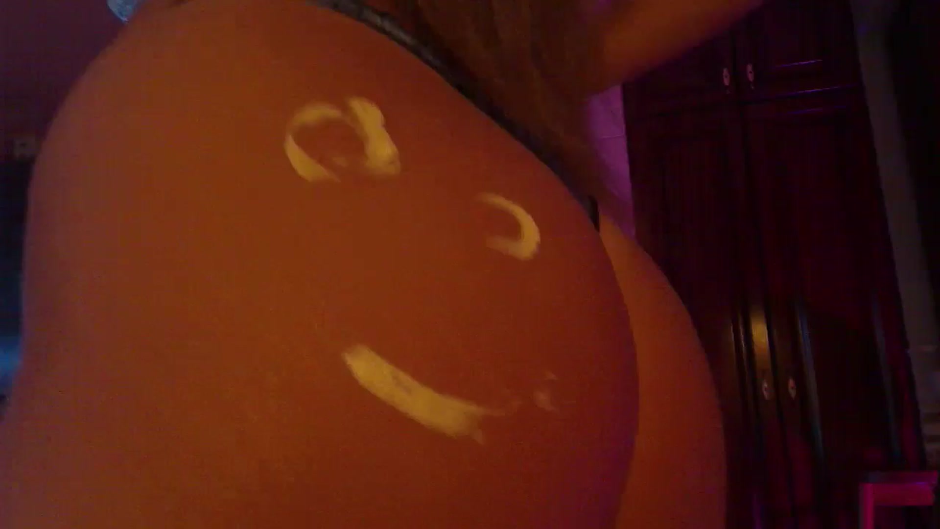 Gallery image thumbnail from No_bo_dy's myfreecams stream on, 08/02/2025, 01:27 image 11 of 20