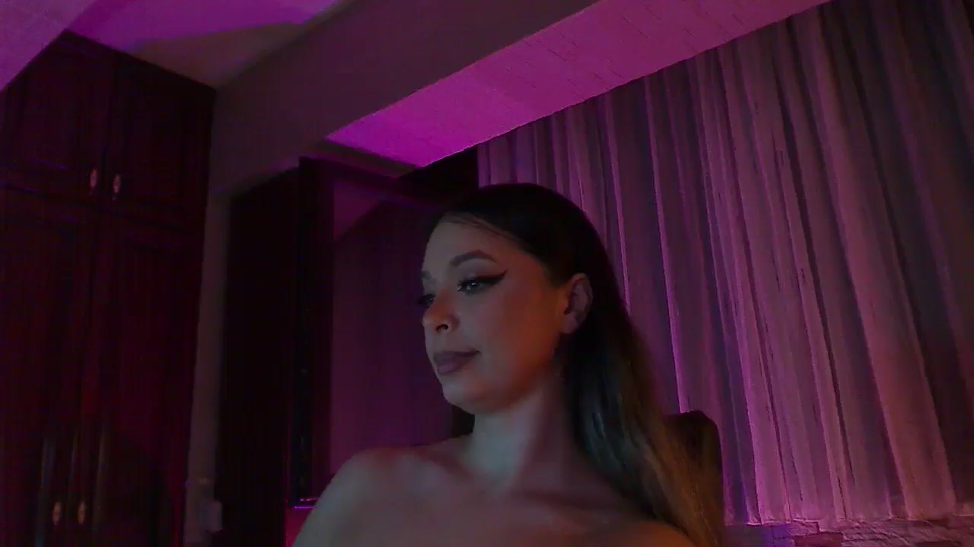 Gallery image thumbnail from No_bo_dy's myfreecams stream on, 08/02/2025, 02:13 image 4 of 20