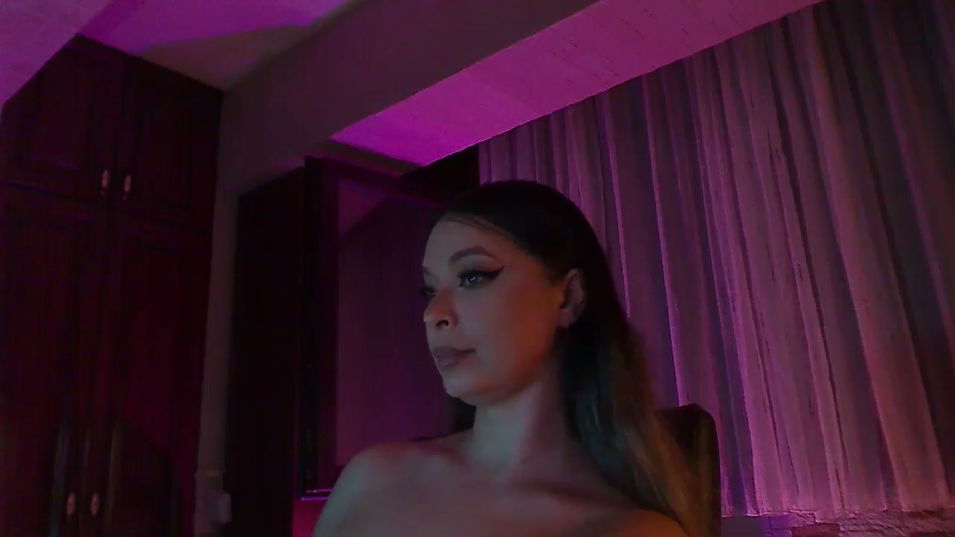 Gallery image thumbnail from No_bo_dy's myfreecams stream on, 08/02/2025, 02:13 image 17 of 20