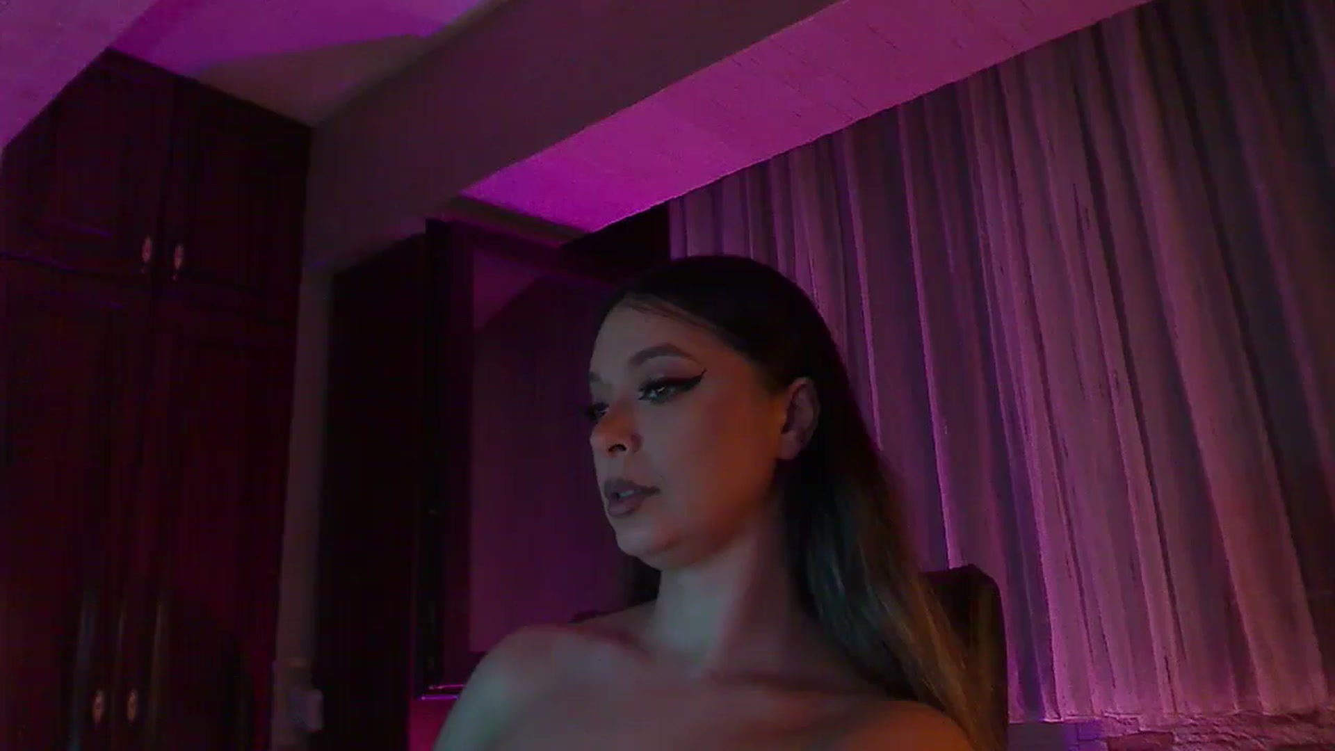 Gallery image thumbnail from No_bo_dy's myfreecams stream on, 08/02/2025, 02:13 image 19 of 20
