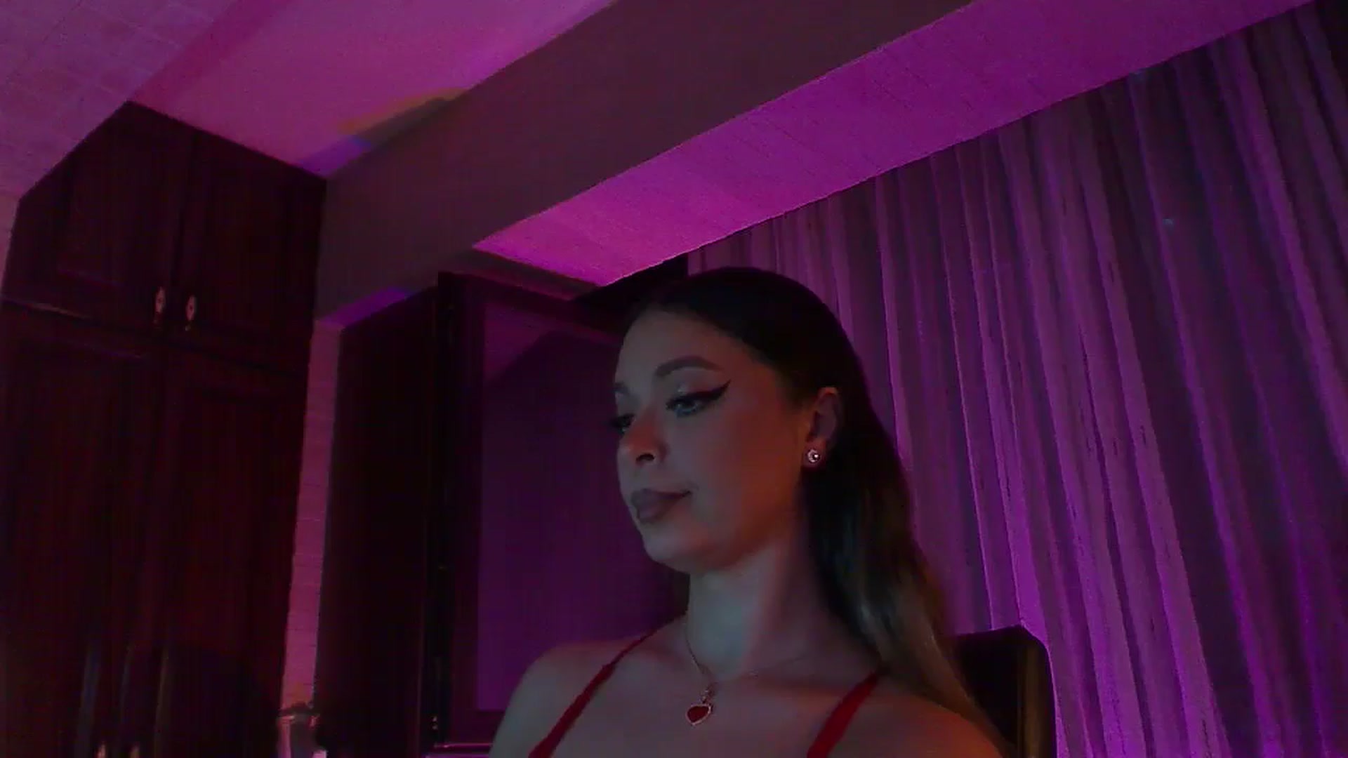 Gallery image thumbnail from No_bo_dy's myfreecams stream on, 08/02/2025, 23:34 image 18 of 20