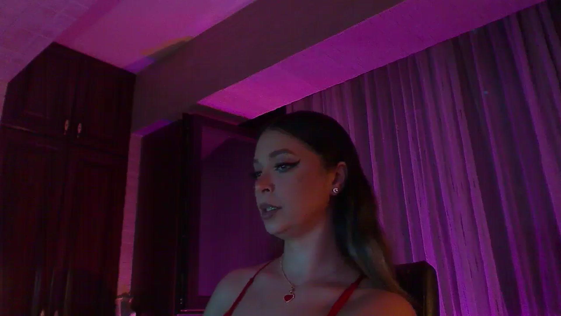 Gallery image thumbnail from No_bo_dy's myfreecams stream on, 08/02/2025, 23:34 image 14 of 20
