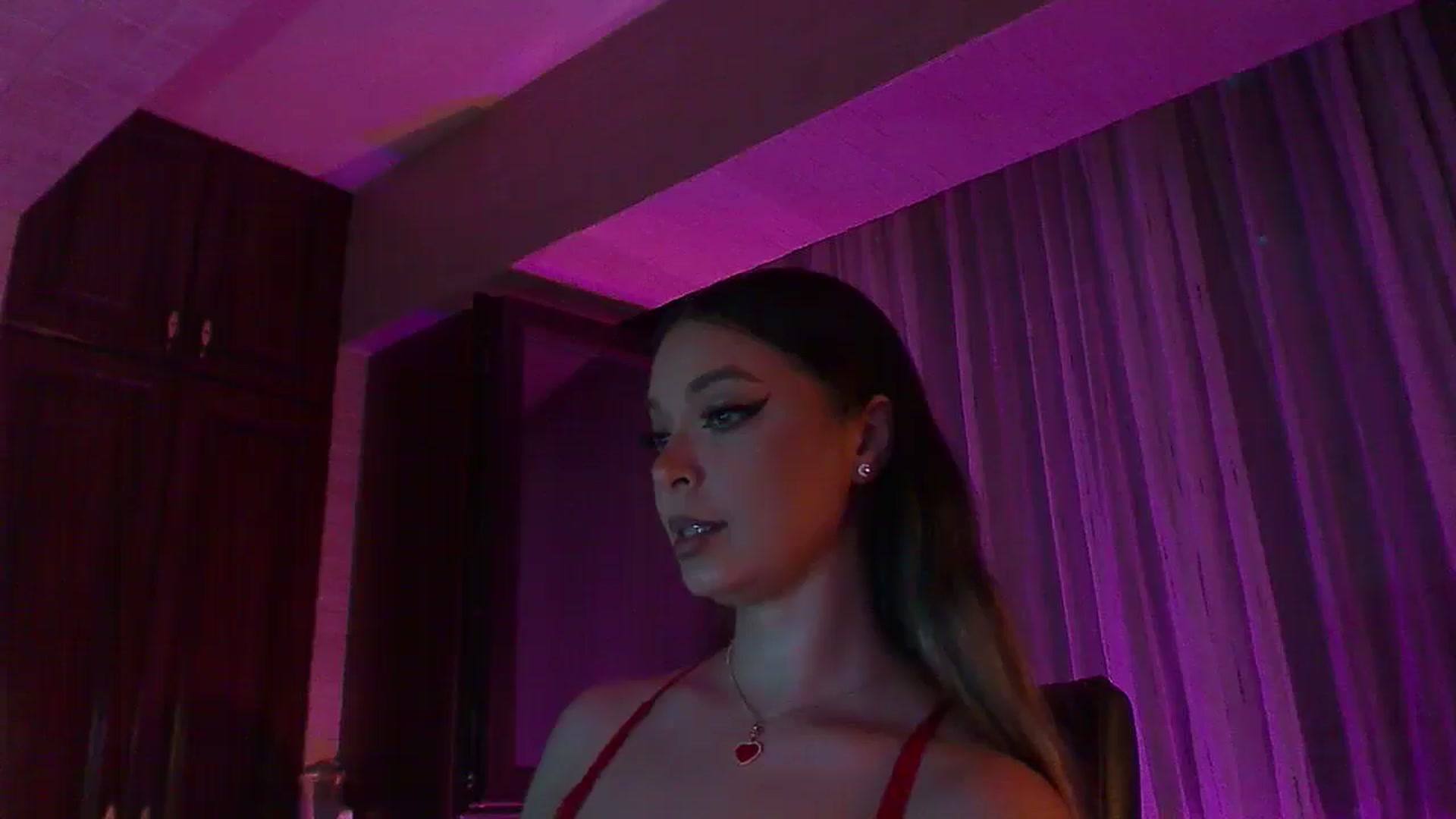 Gallery image thumbnail from No_bo_dy's myfreecams stream on, 08/02/2025, 23:34 image 17 of 20
