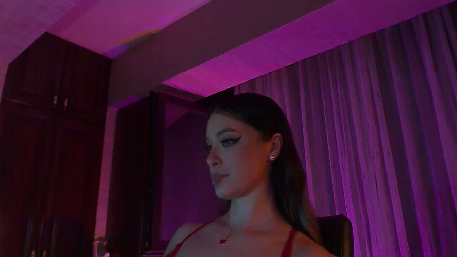 Gallery image thumbnail from No_bo_dy's myfreecams stream on, 08/03/2025, 03:12 image 12 of 20