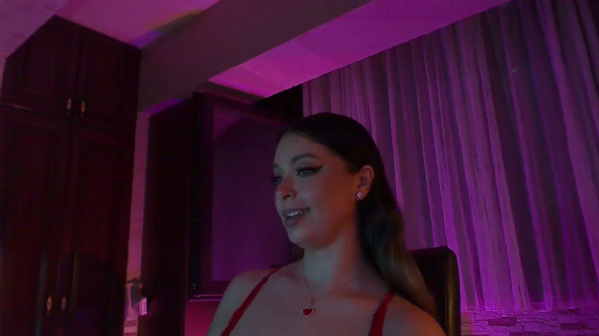 Gallery image thumbnail from No_bo_dy's myfreecams stream on, 08/03/2025, 03:12 image 3 of 20