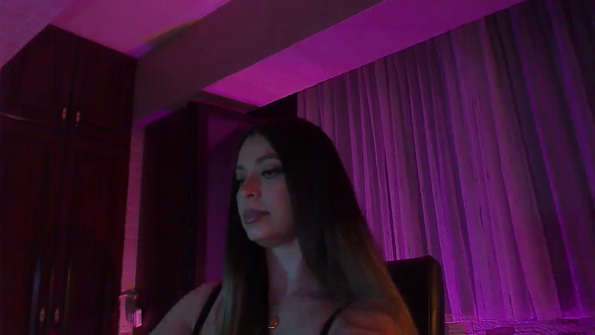 Gallery image thumbnail from No_bo_dy's myfreecams stream on, 08/09/2025, 01:37 image 14 of 20