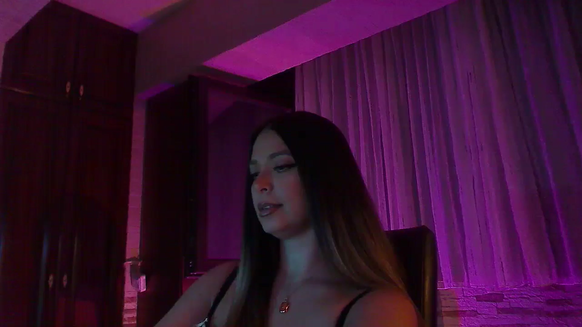 Gallery image thumbnail from No_bo_dy's myfreecams stream on, 08/09/2025, 01:37 image 4 of 20