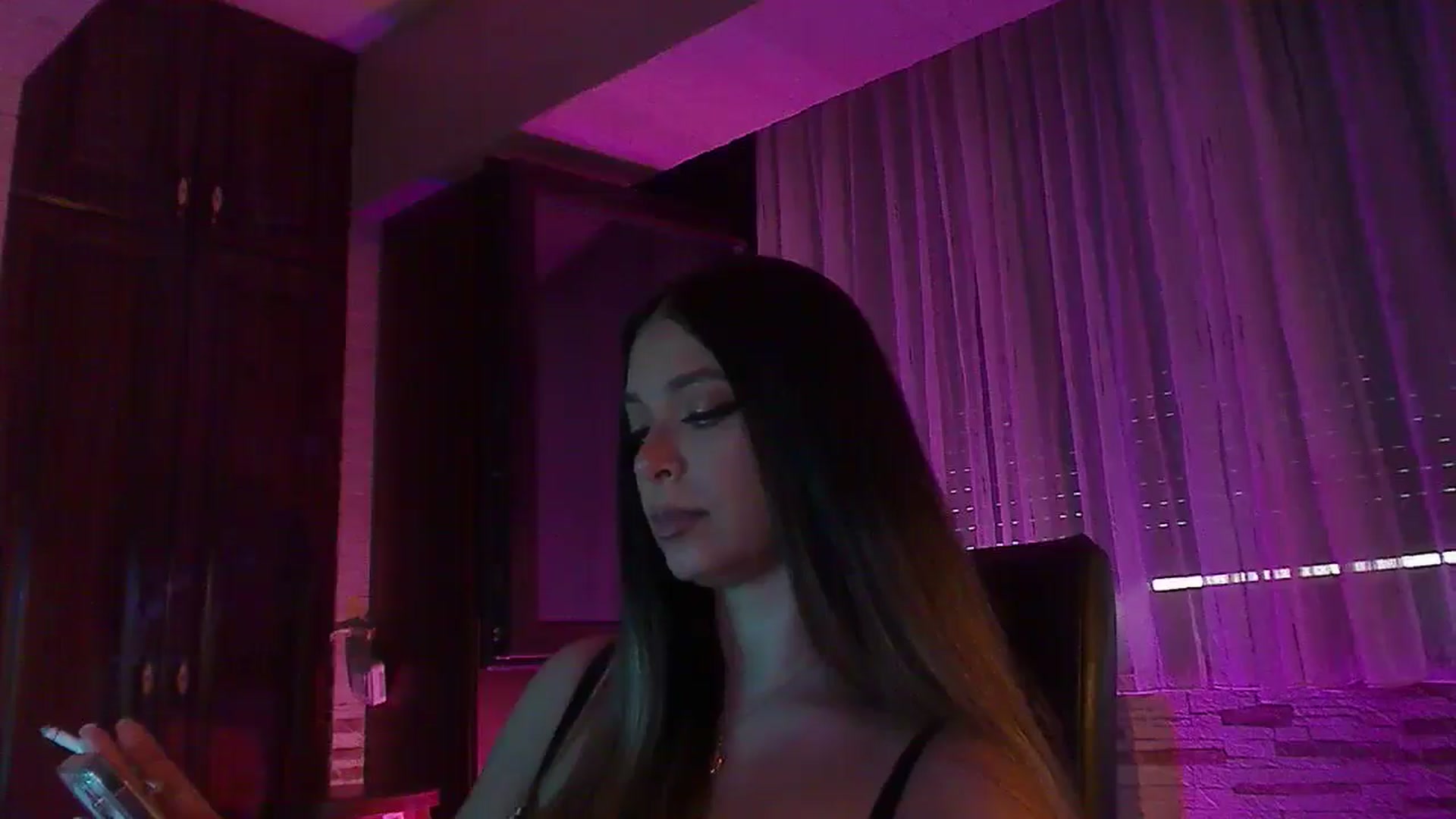 Gallery image thumbnail from No_bo_dy's myfreecams stream on, 08/09/2025, 03:08 image 15 of 20