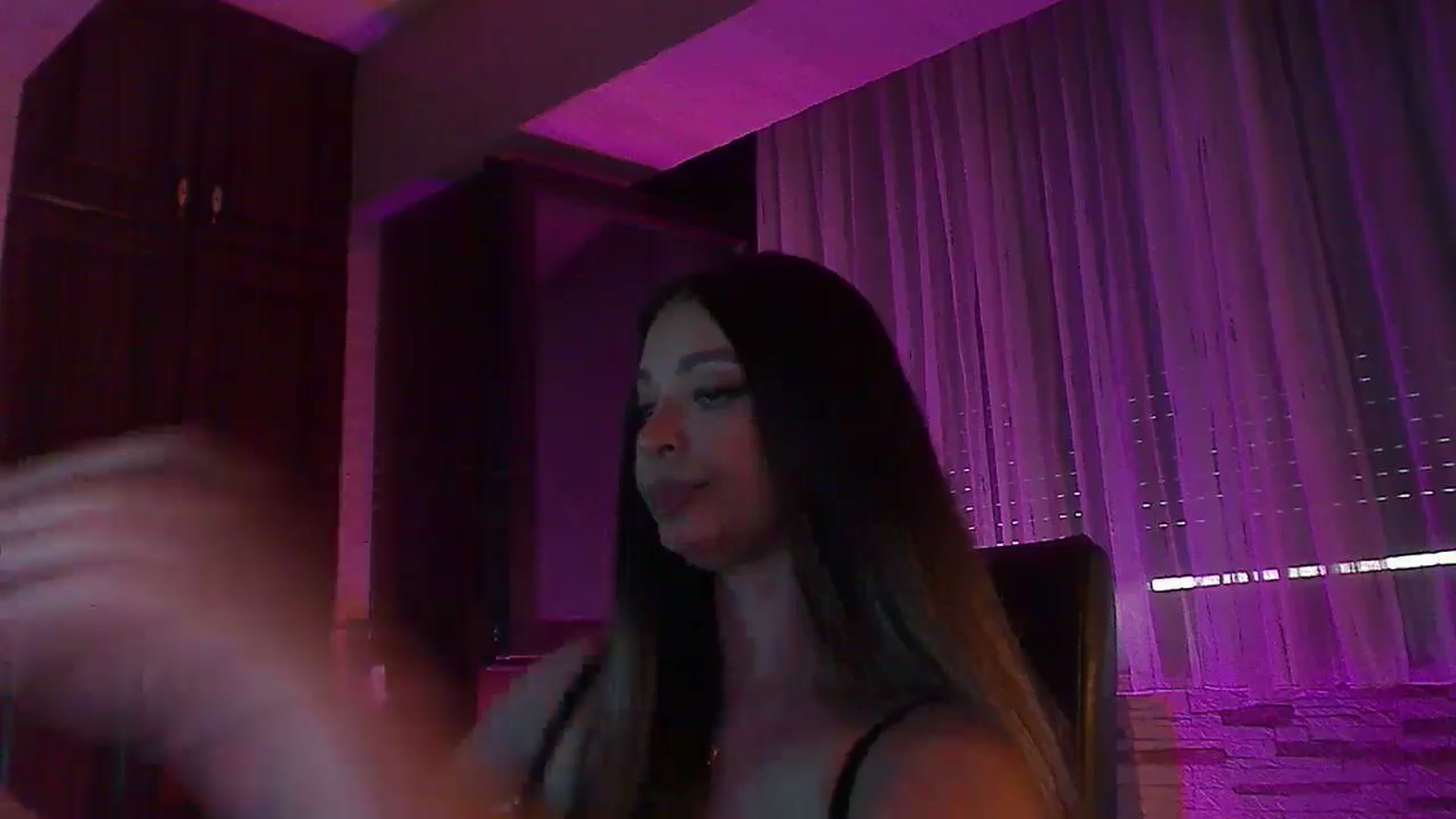 Gallery image thumbnail from No_bo_dy's myfreecams stream on, 08/09/2025, 03:08 image 18 of 20