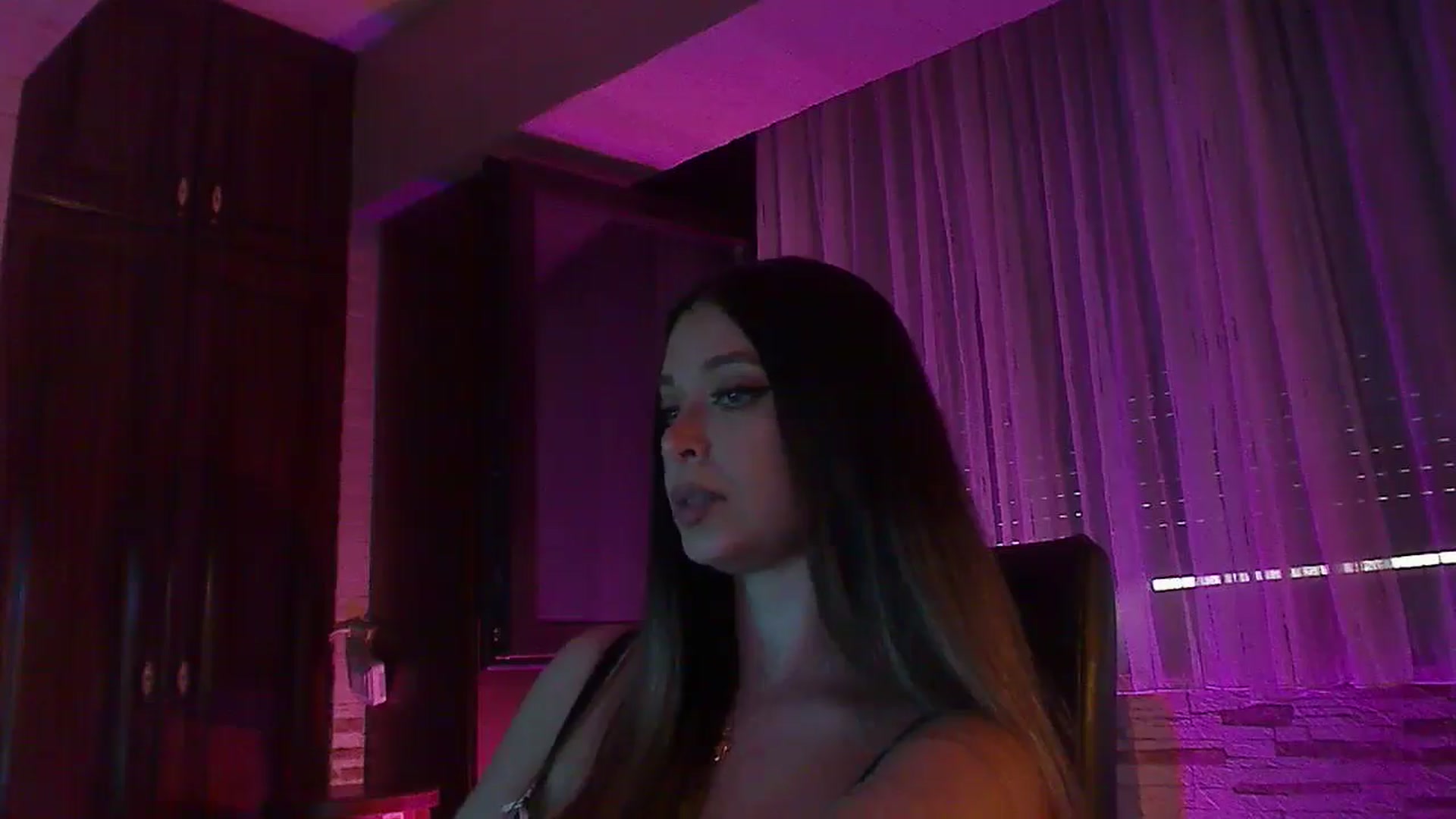 Gallery image thumbnail from No_bo_dy's myfreecams stream on, 08/09/2025, 03:08 image 12 of 20