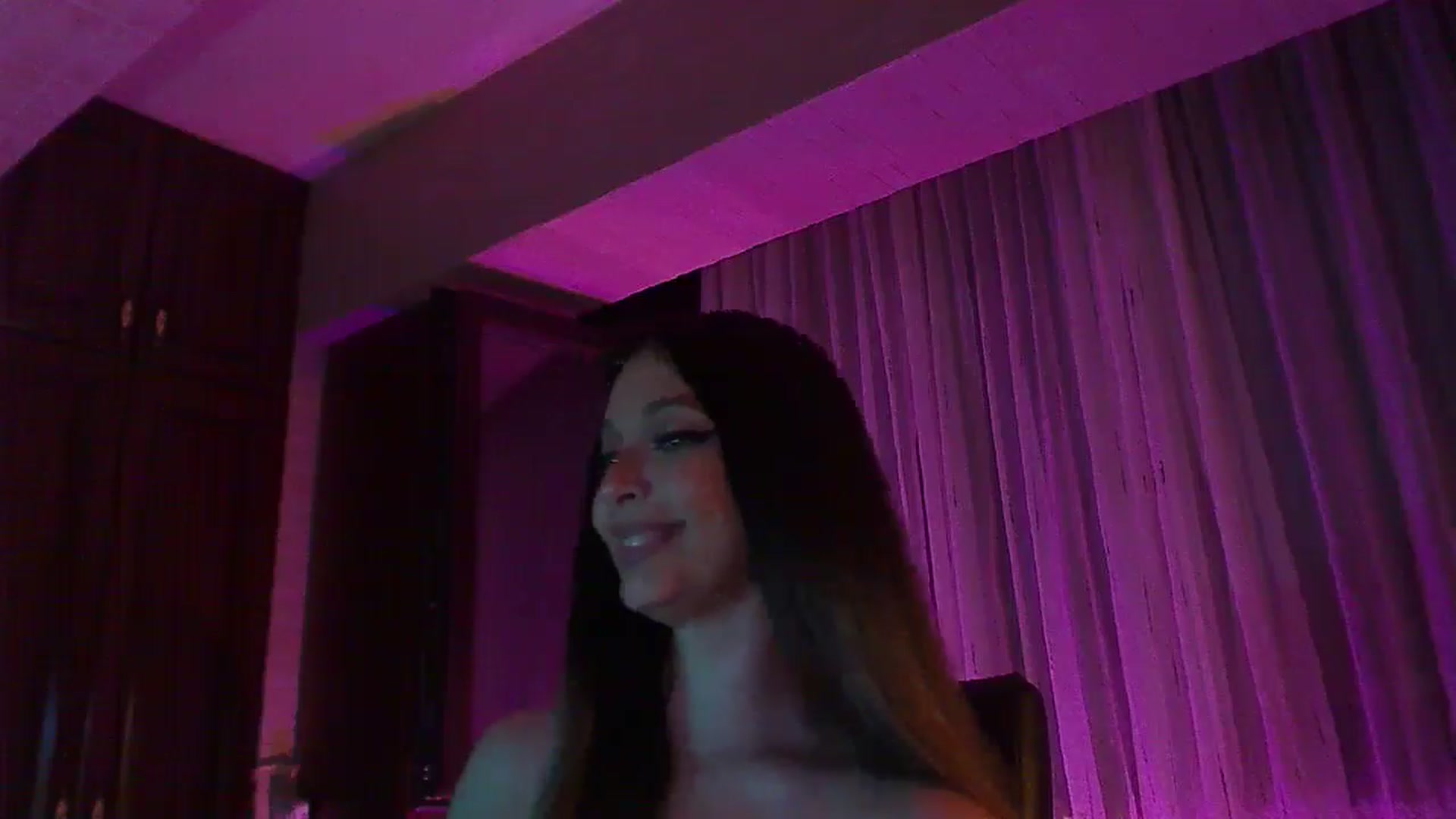 Gallery image thumbnail from No_bo_dy's myfreecams stream on, 08/10/2025, 02:18 image 12 of 20