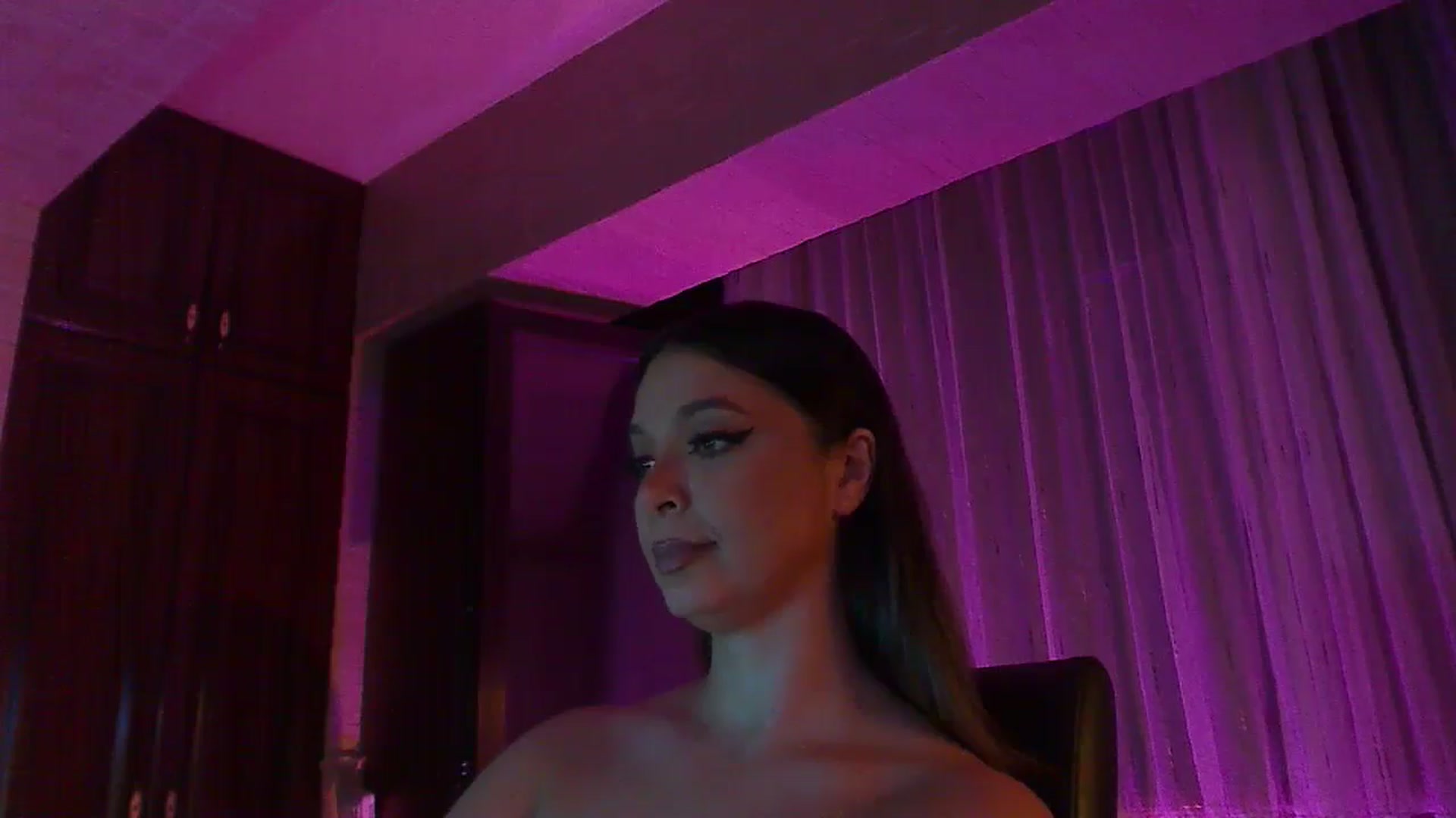 Gallery image thumbnail from No_bo_dy's myfreecams stream on, 08/17/2025, 02:44 image 18 of 20
