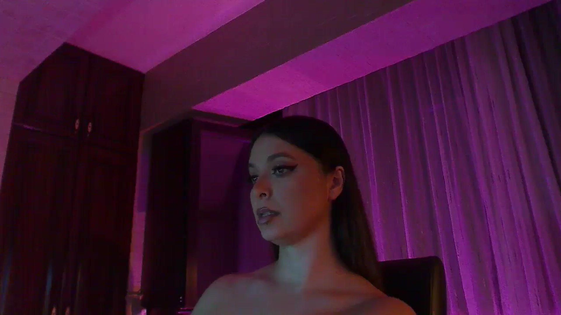 Gallery image thumbnail from No_bo_dy's myfreecams stream on, 08/17/2025, 02:44 image 10 of 20