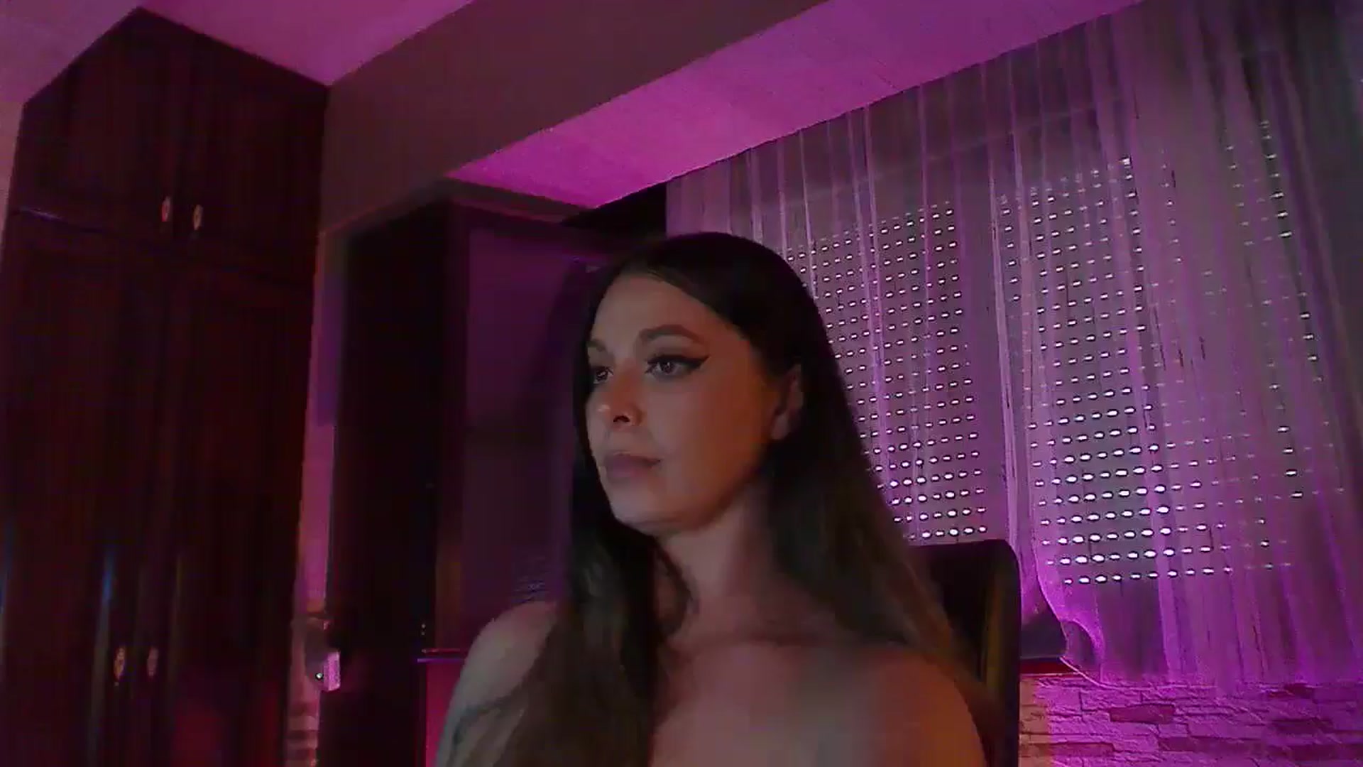 Gallery image thumbnail from No_bo_dy's myfreecams stream on, 08/17/2025, 07:50 image 17 of 20