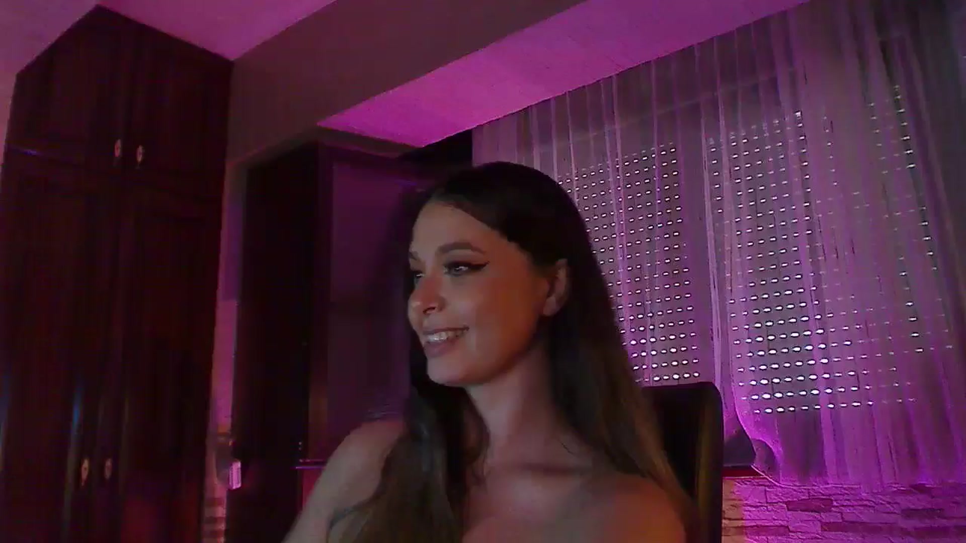 Gallery image thumbnail from No_bo_dy's myfreecams stream on, 08/17/2025, 07:50 image 14 of 20