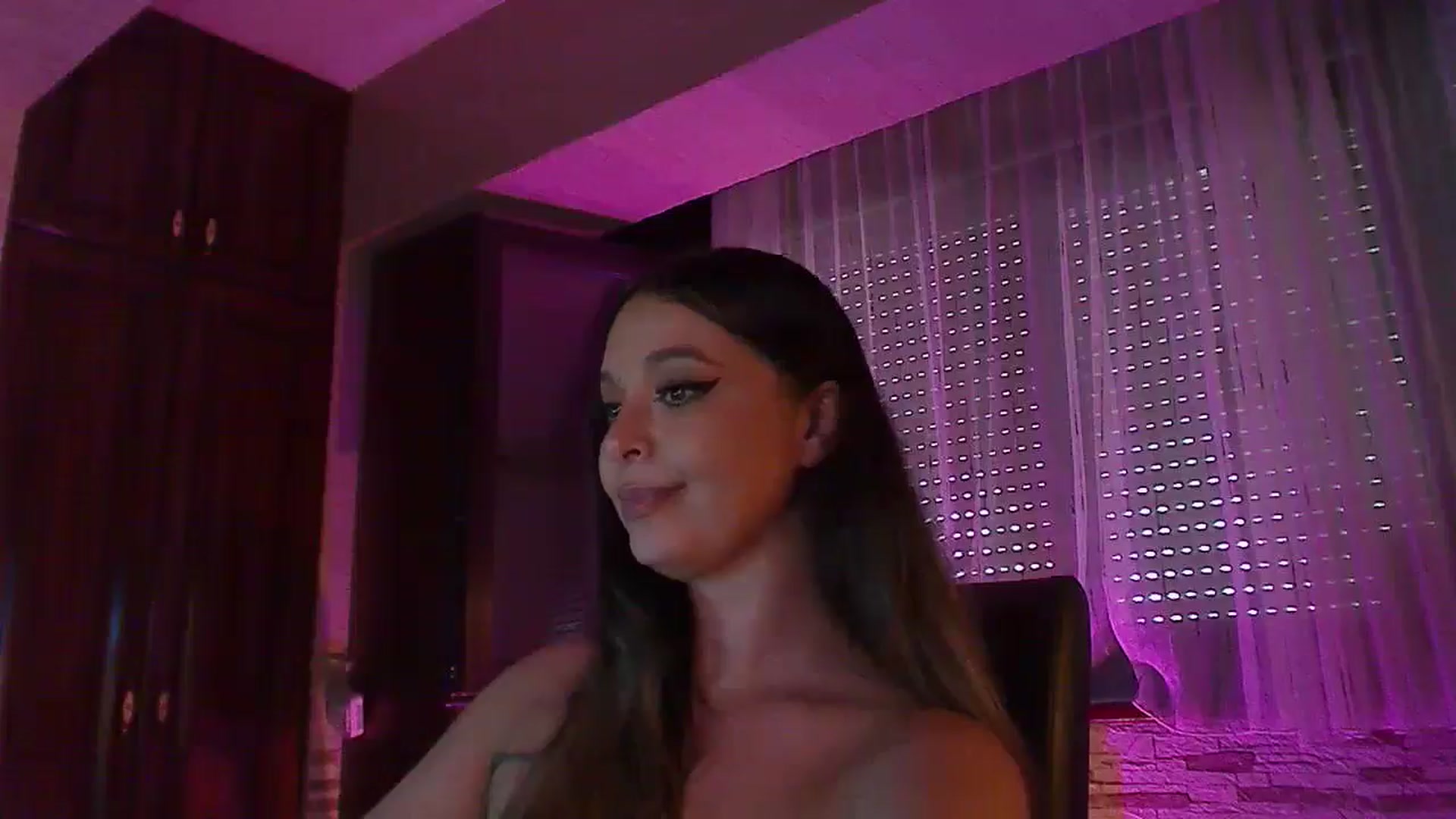 Gallery image thumbnail from No_bo_dy's myfreecams stream on, 08/17/2025, 07:50 image 12 of 20