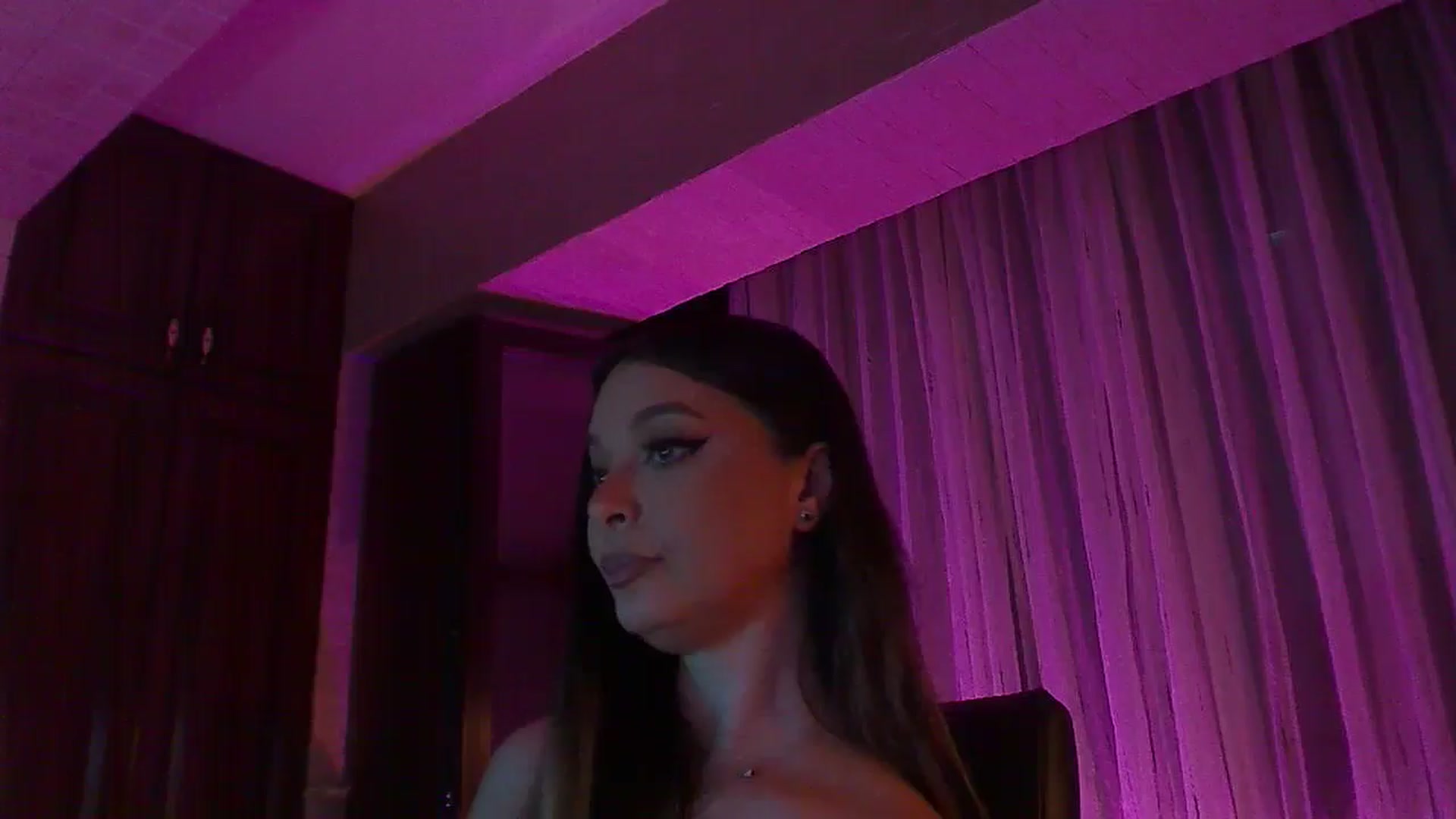 Gallery image thumbnail from No_bo_dy's myfreecams stream on, 08/23/2025, 01:06 image 16 of 20