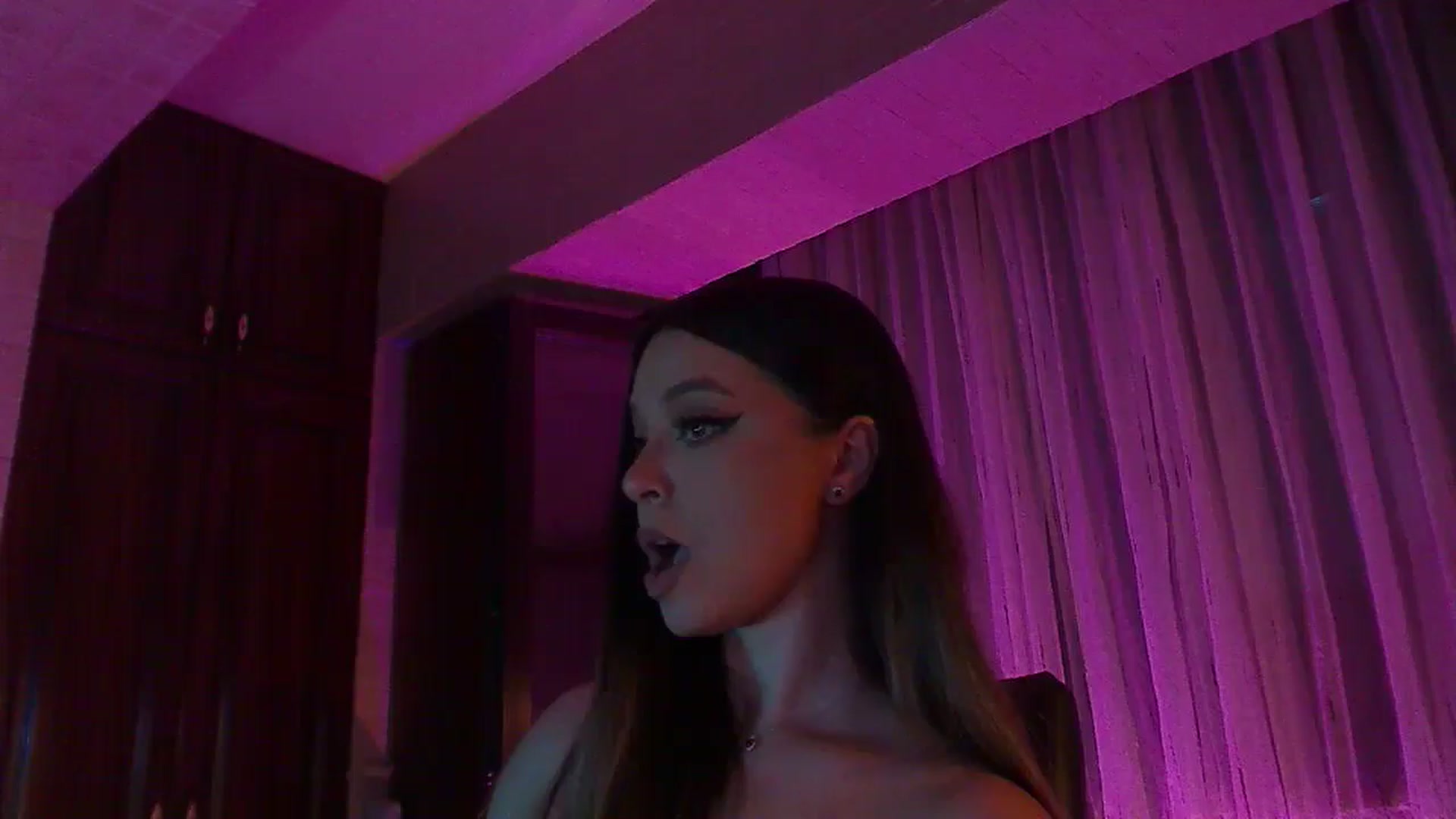 Gallery image thumbnail from No_bo_dy's myfreecams stream on, 08/23/2025, 03:44 image 6 of 20