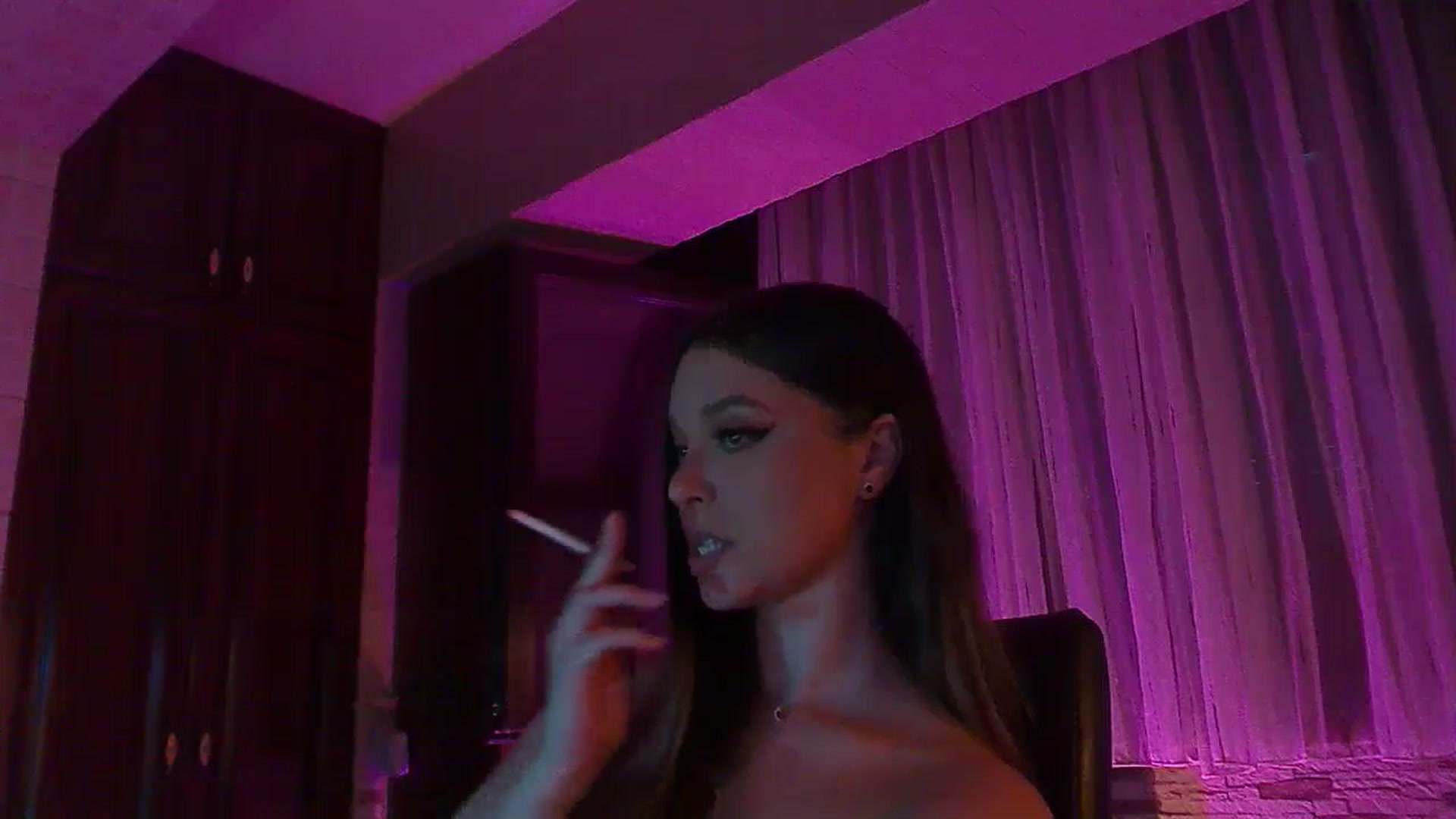 Gallery image thumbnail from No_bo_dy's myfreecams stream on, 08/23/2025, 03:44 image 16 of 20