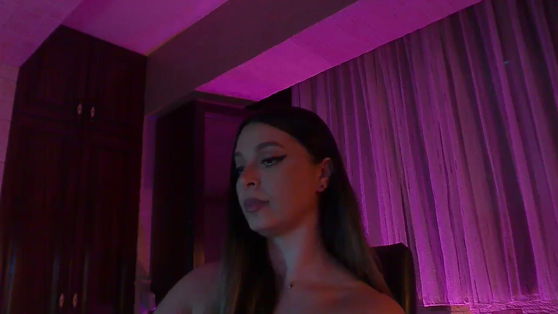 Gallery image thumbnail from No_bo_dy's myfreecams stream on, 08/23/2025, 03:44 image 7 of 20