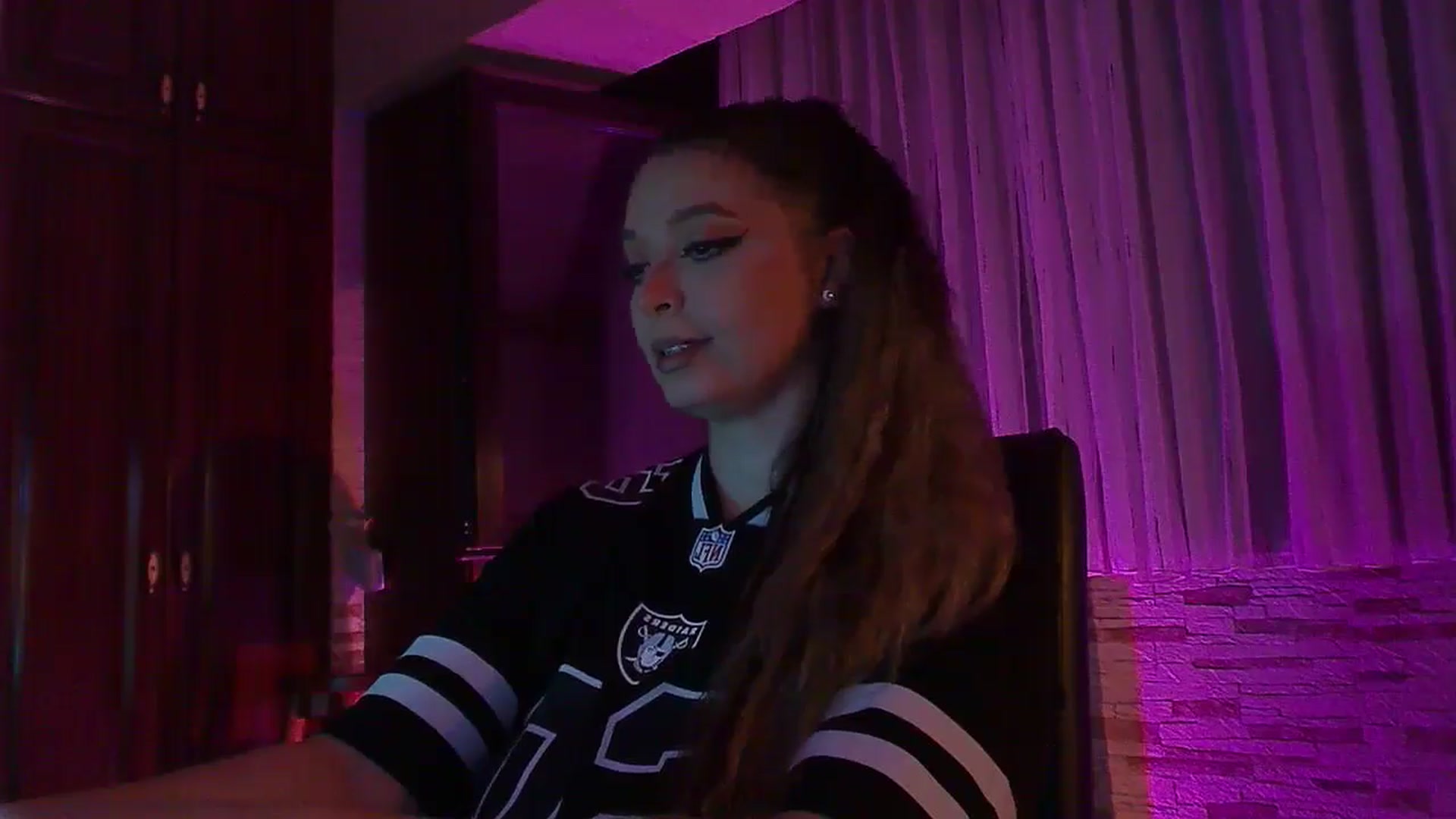 Gallery image thumbnail from No_bo_dy's myfreecams stream on, 08/24/2025, 24:00 image 6 of 20