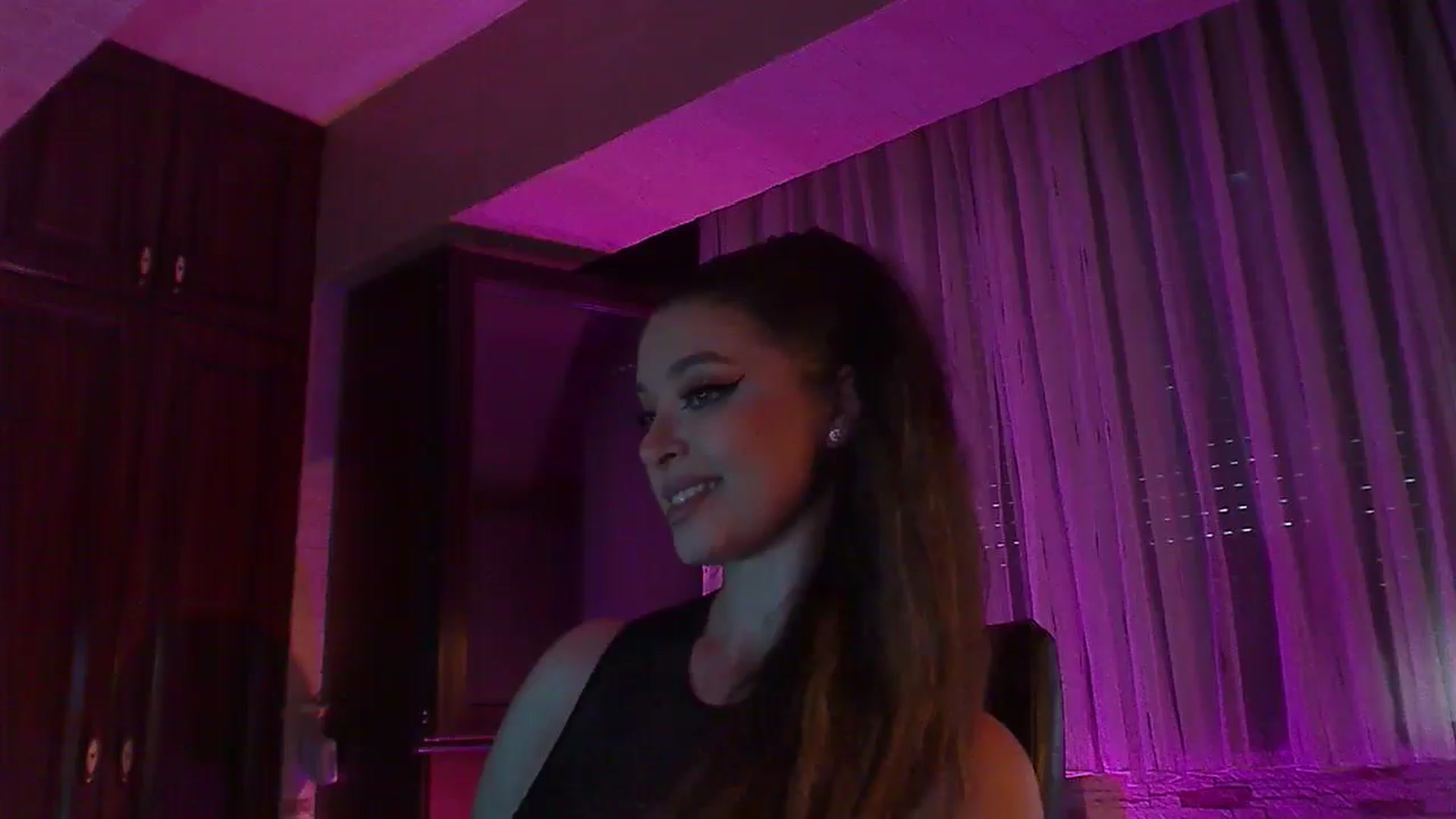 Gallery image thumbnail from No_bo_dy's myfreecams stream on, 08/24/2025, 04:23 image 18 of 20