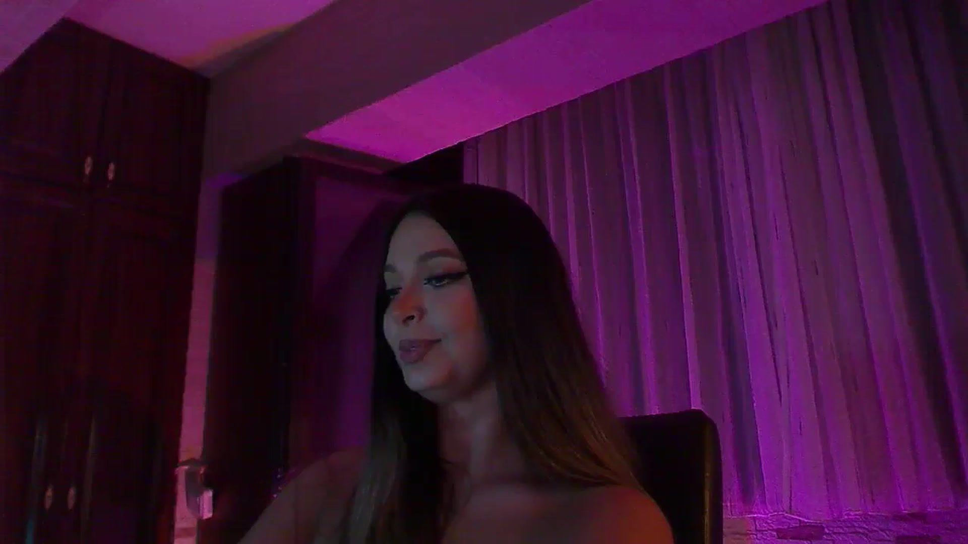 Gallery image thumbnail from No_bo_dy's myfreecams stream on, 09/01/2025, 01:46 image 3 of 20
