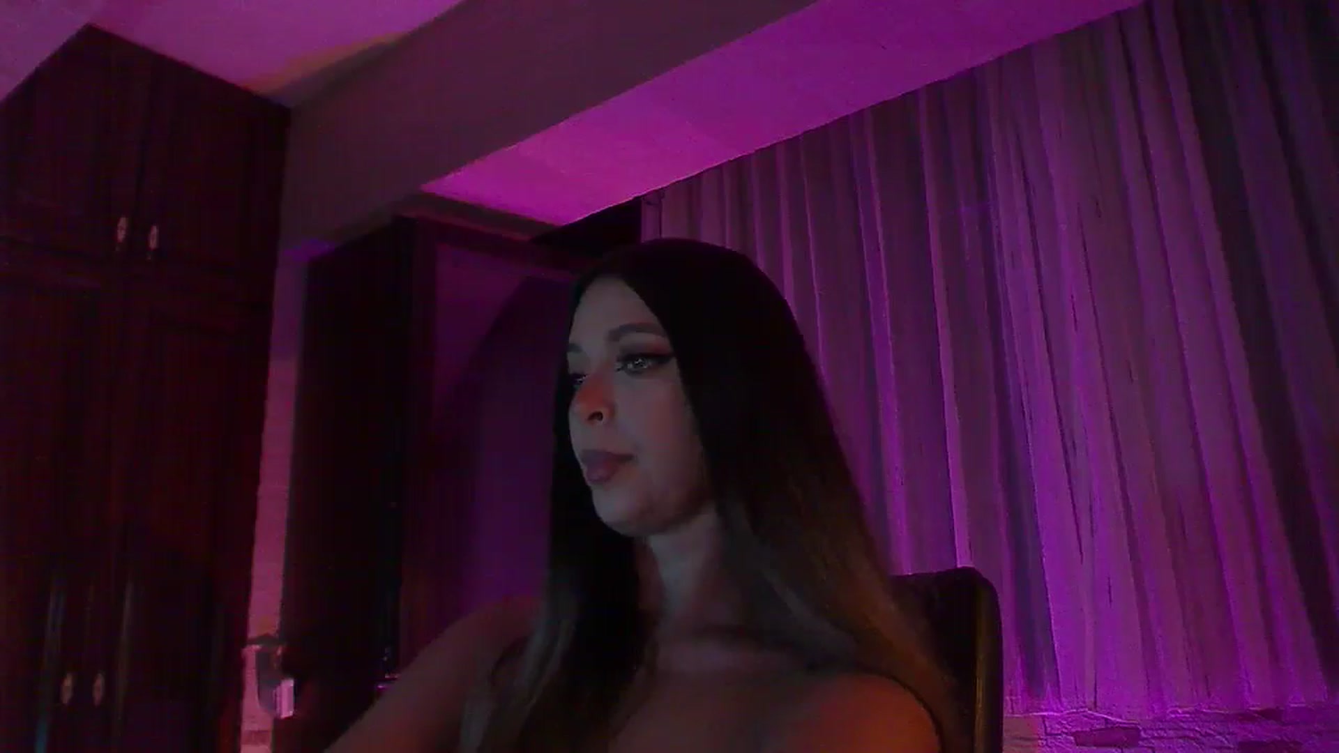 Gallery image thumbnail from No_bo_dy's myfreecams stream on, 09/01/2025, 01:46 image 17 of 20